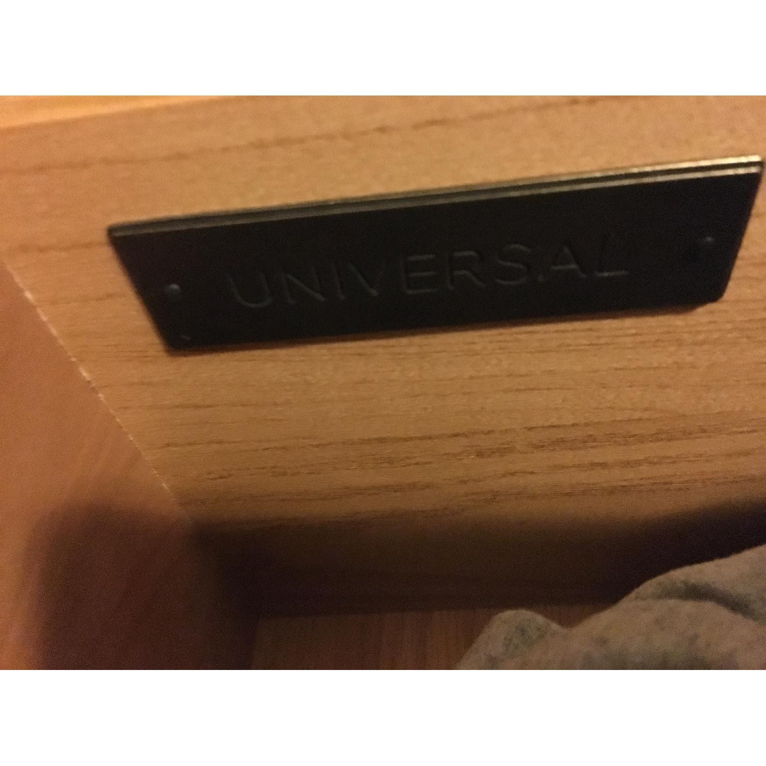 Universal Furniture Queen Sized Summer Hill Storage Bed Frame - image-6