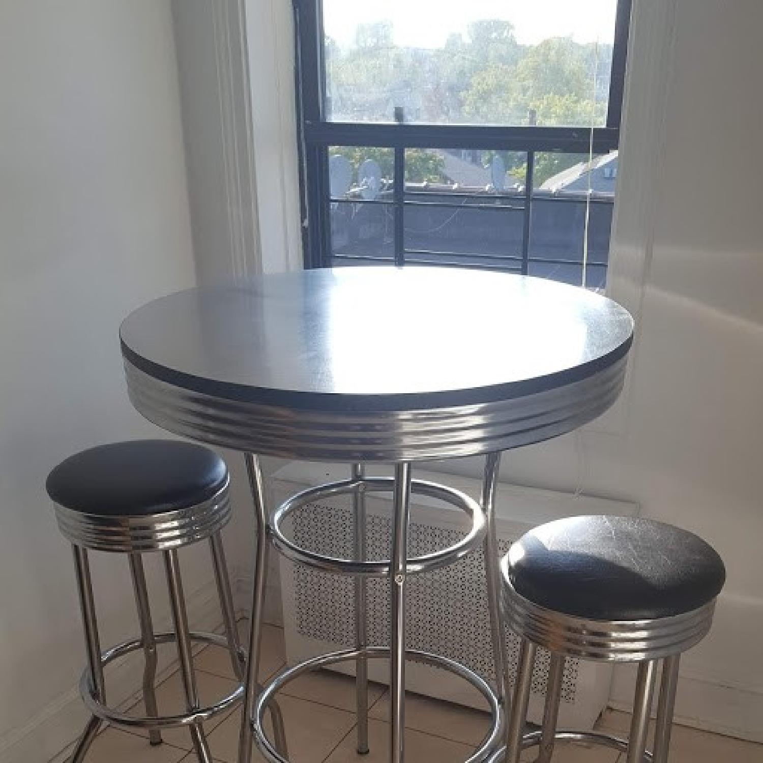 Retro Bar Table w/ 2 Stools AptDeco