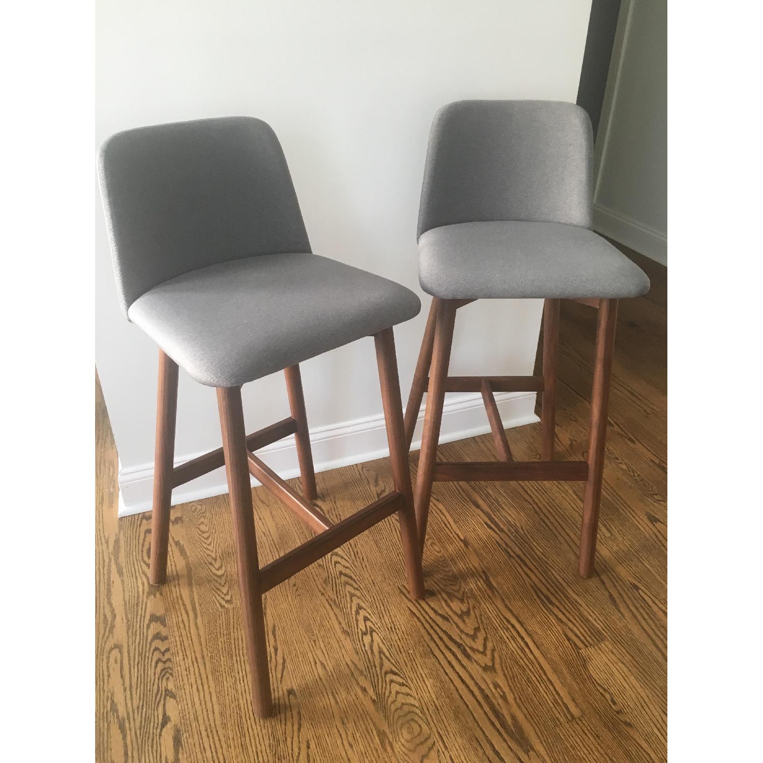 blu dot chip chair