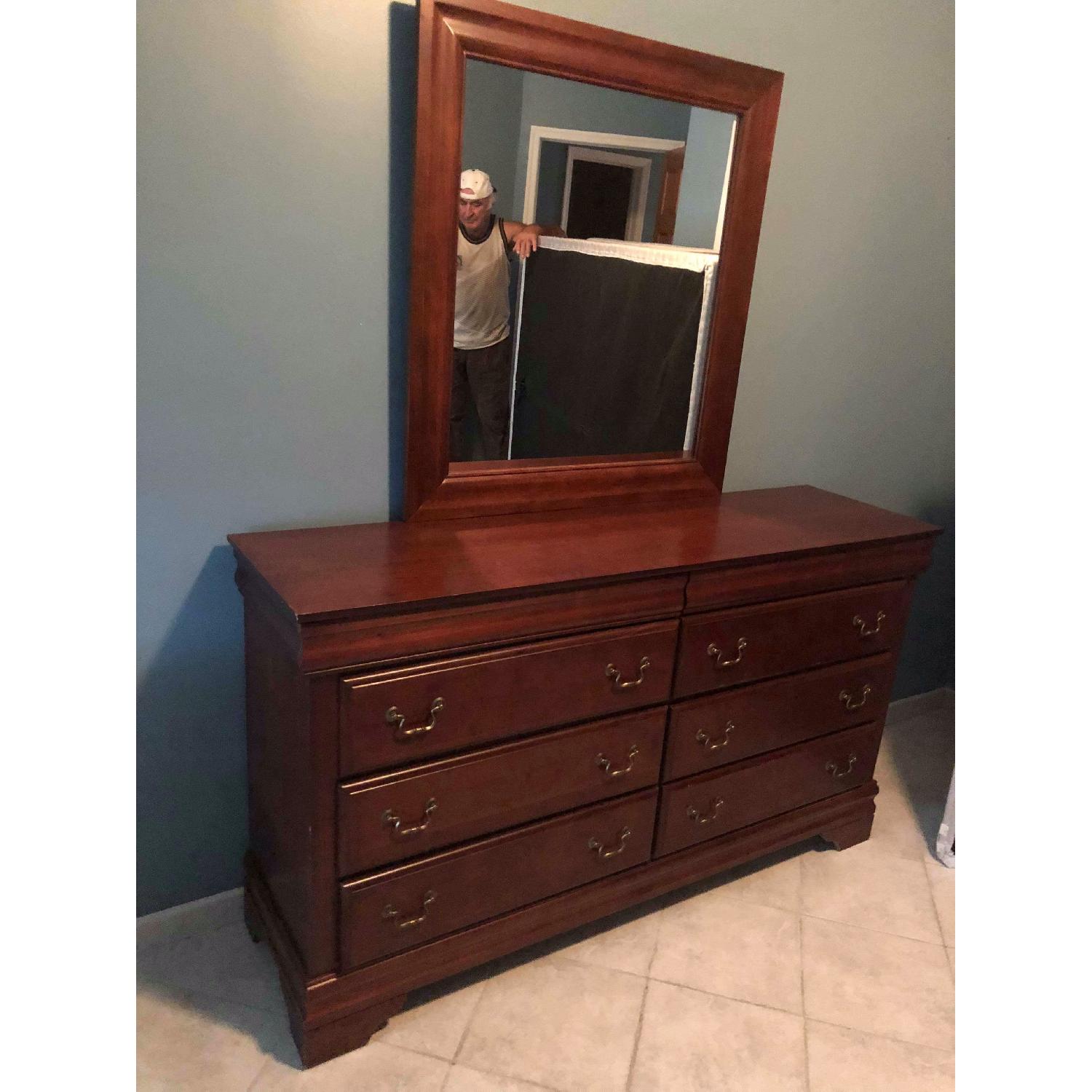 Vaughan Bassett Dresser w/ Mirror - image-3