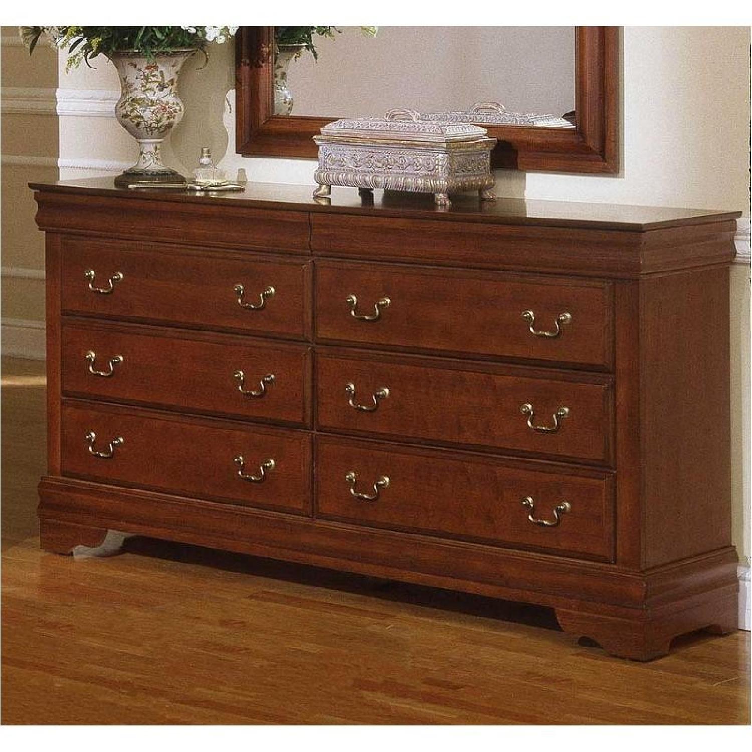 Vaughan Bassett Dresser w/ Mirror - image-17