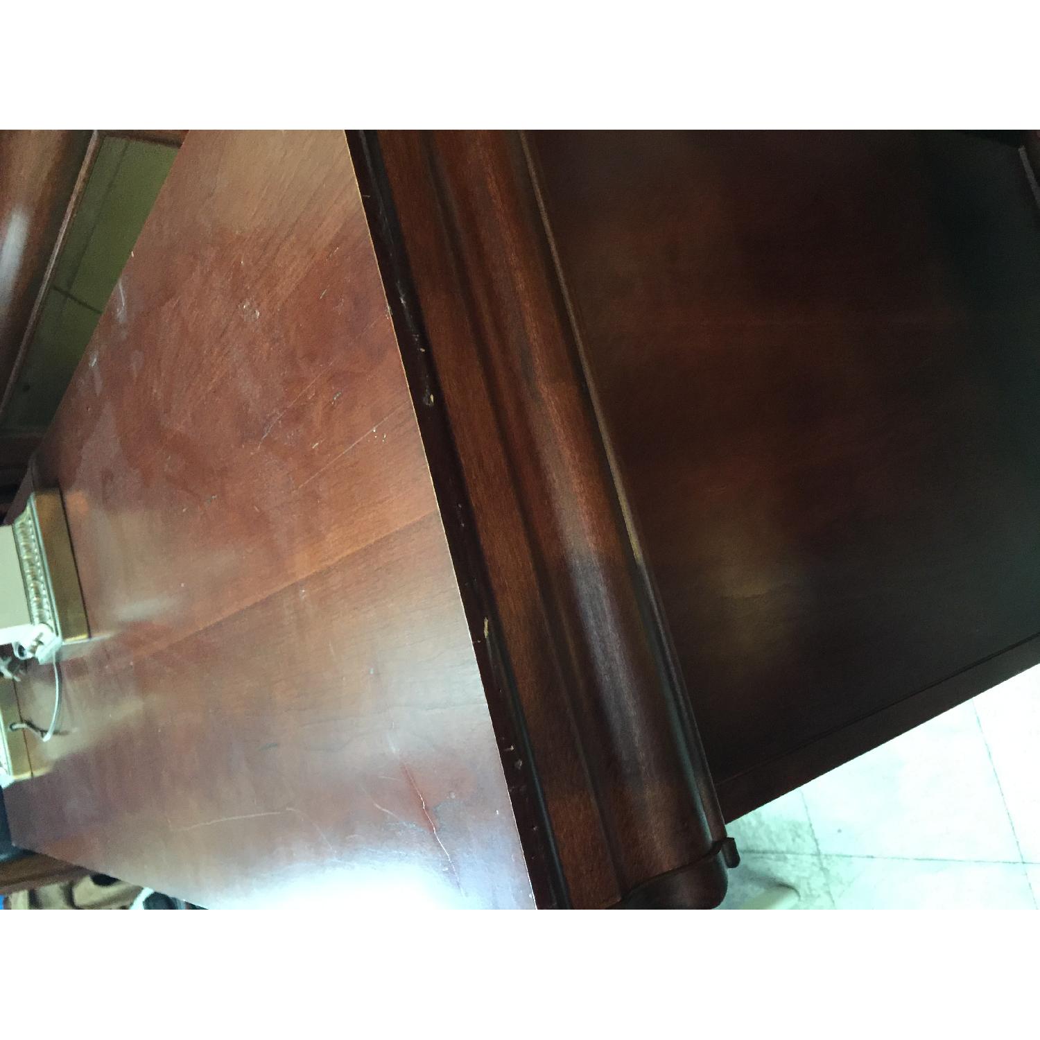 Vaughan Bassett Dresser w/ Mirror - image-19