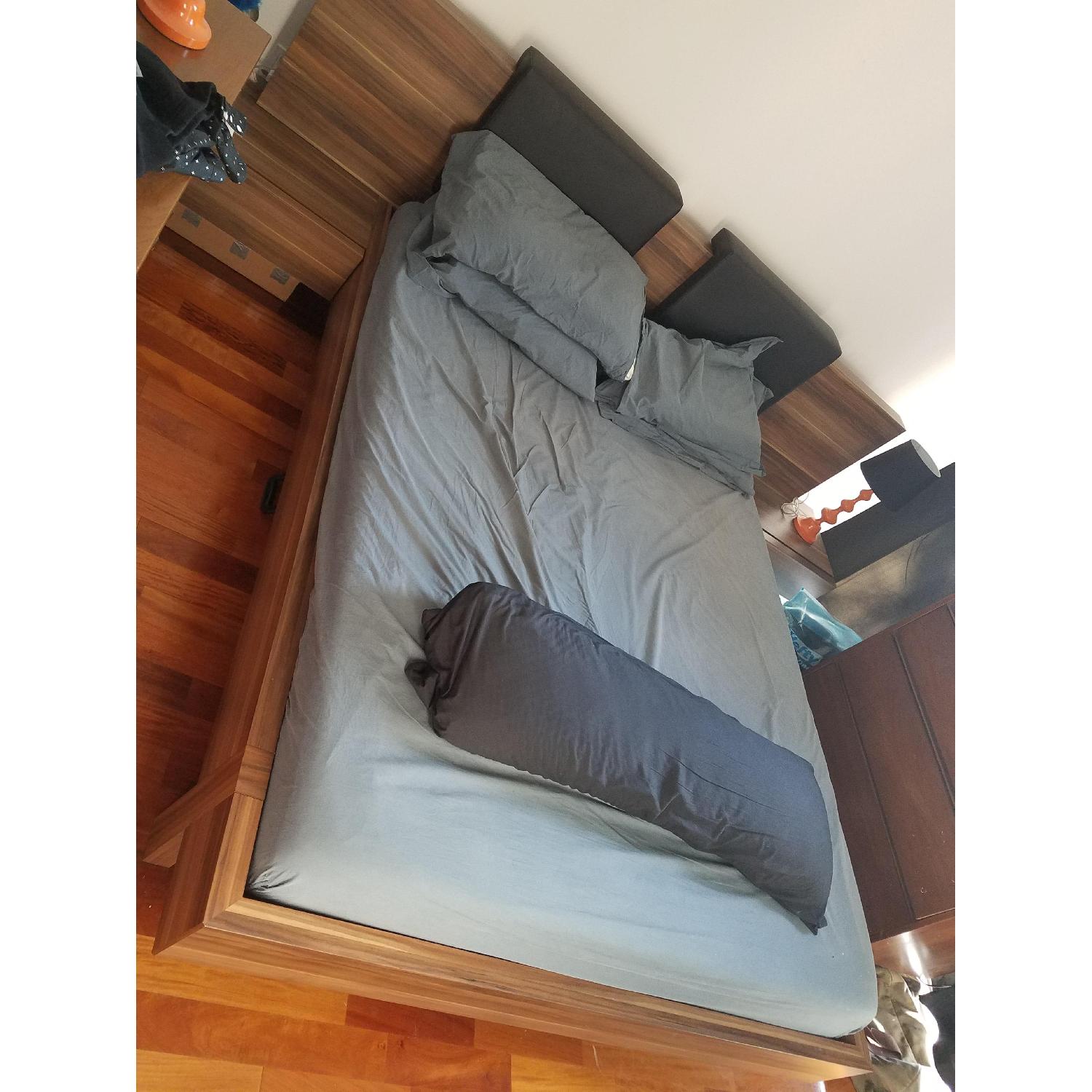 Rossetto Gap Platform Bed w/ Cushions & Nightstands - image-5