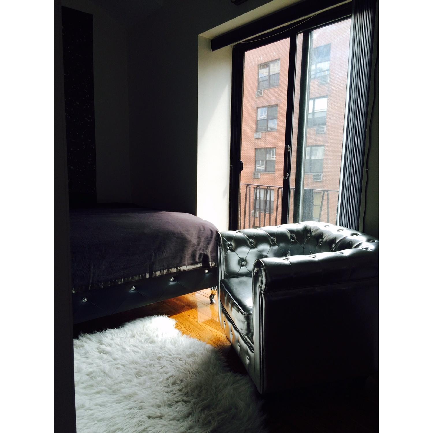 Modani Chesterfield Silver Armchair - image-5