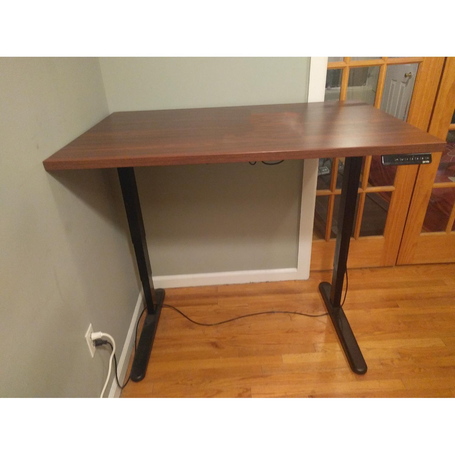 Jarvis Standing Desk AptDeco