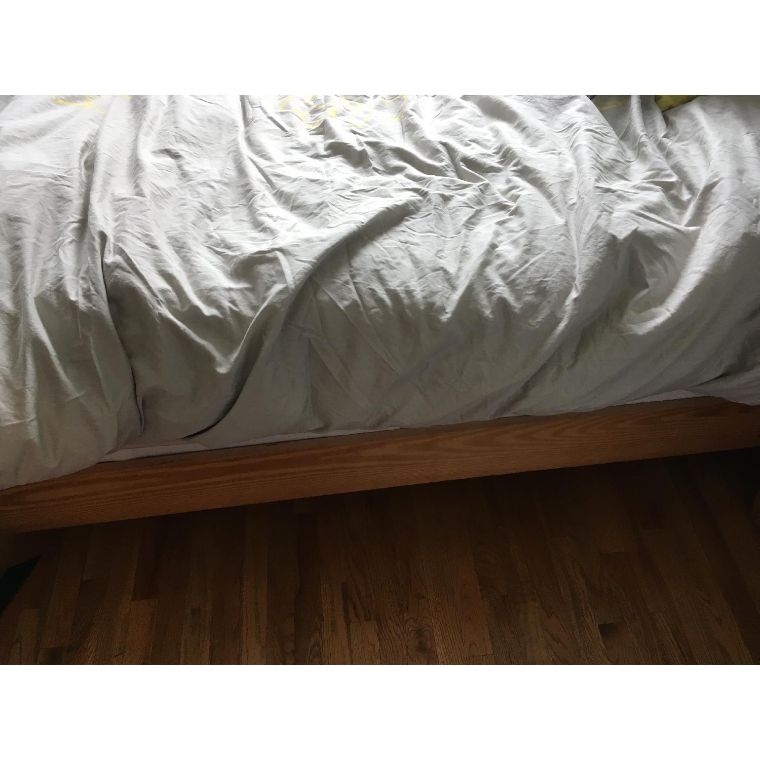 Rooms To Go Queen Size Bedroom Set - image-3