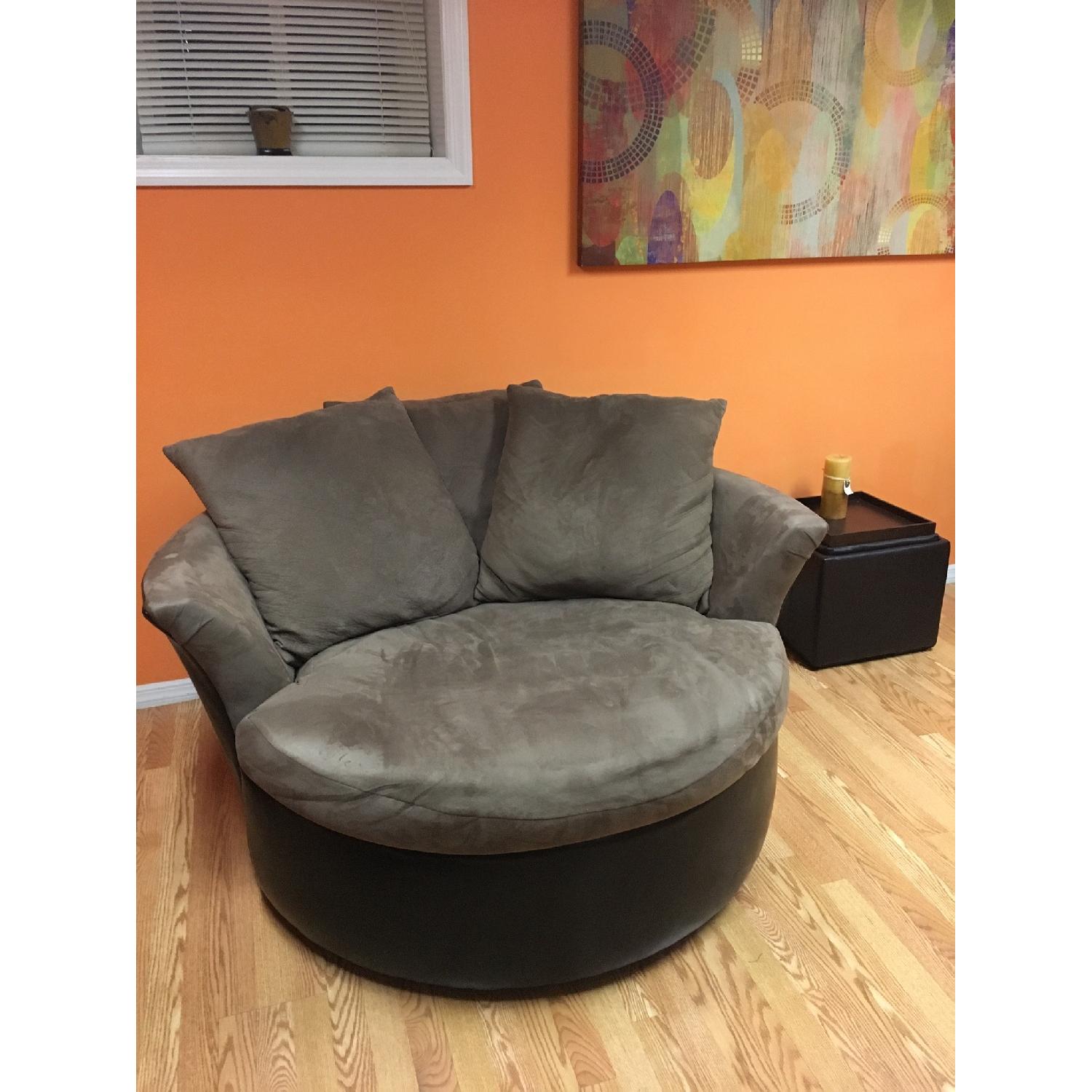 Jackson Furniture Co Suede & Leather Circular Swivel Chair - image-3