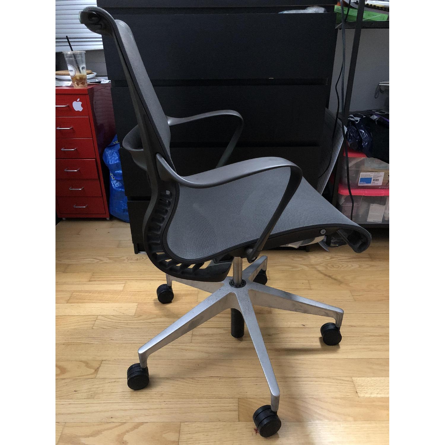 Herman Miller Setu Chair - image-2