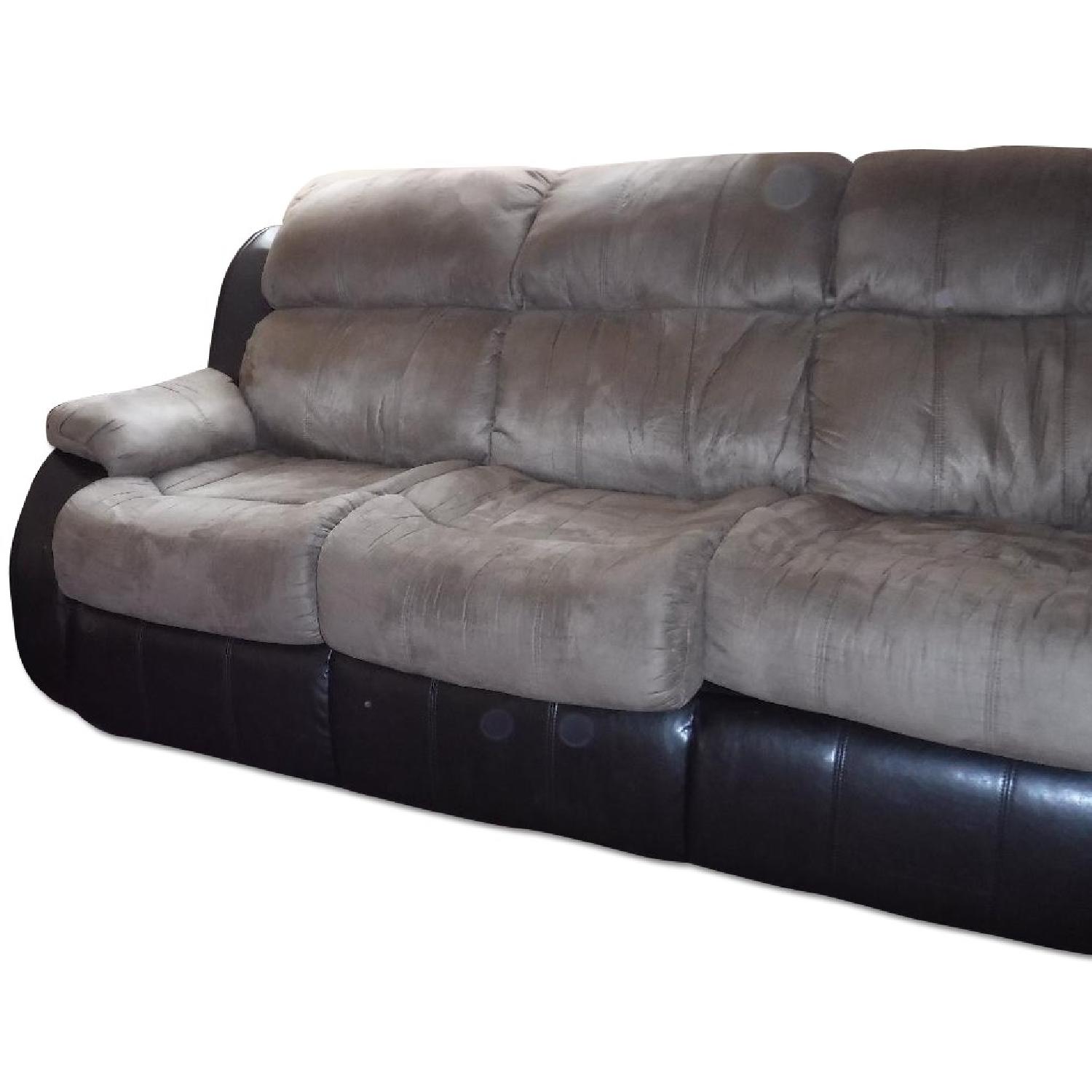 Sectional Couch w/ Pull Out Bed & 2 Reclining Seats - image-13
