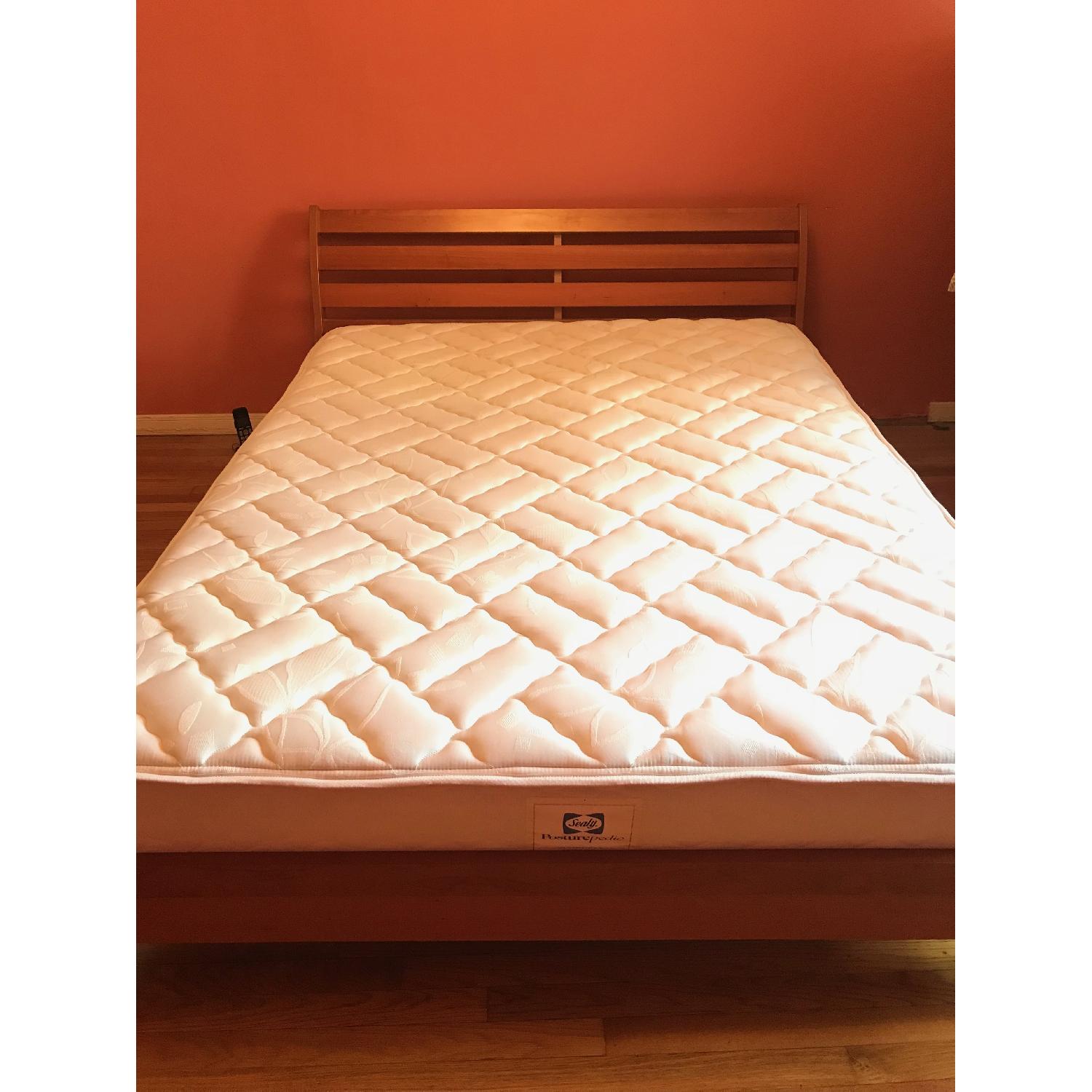 Wood Sleigh Queen Bed - image-0