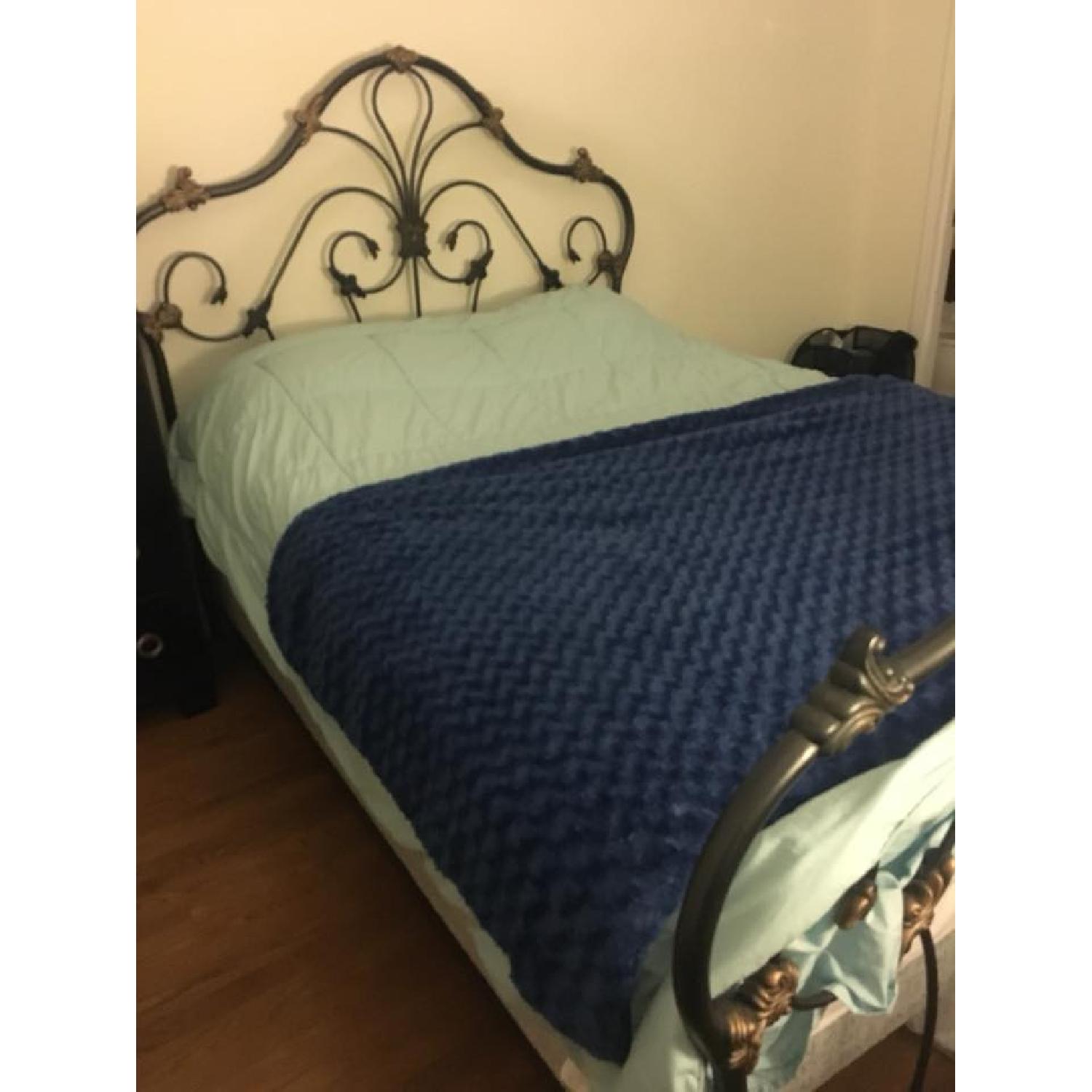 Queen Size Metal Bed Frame - image-2