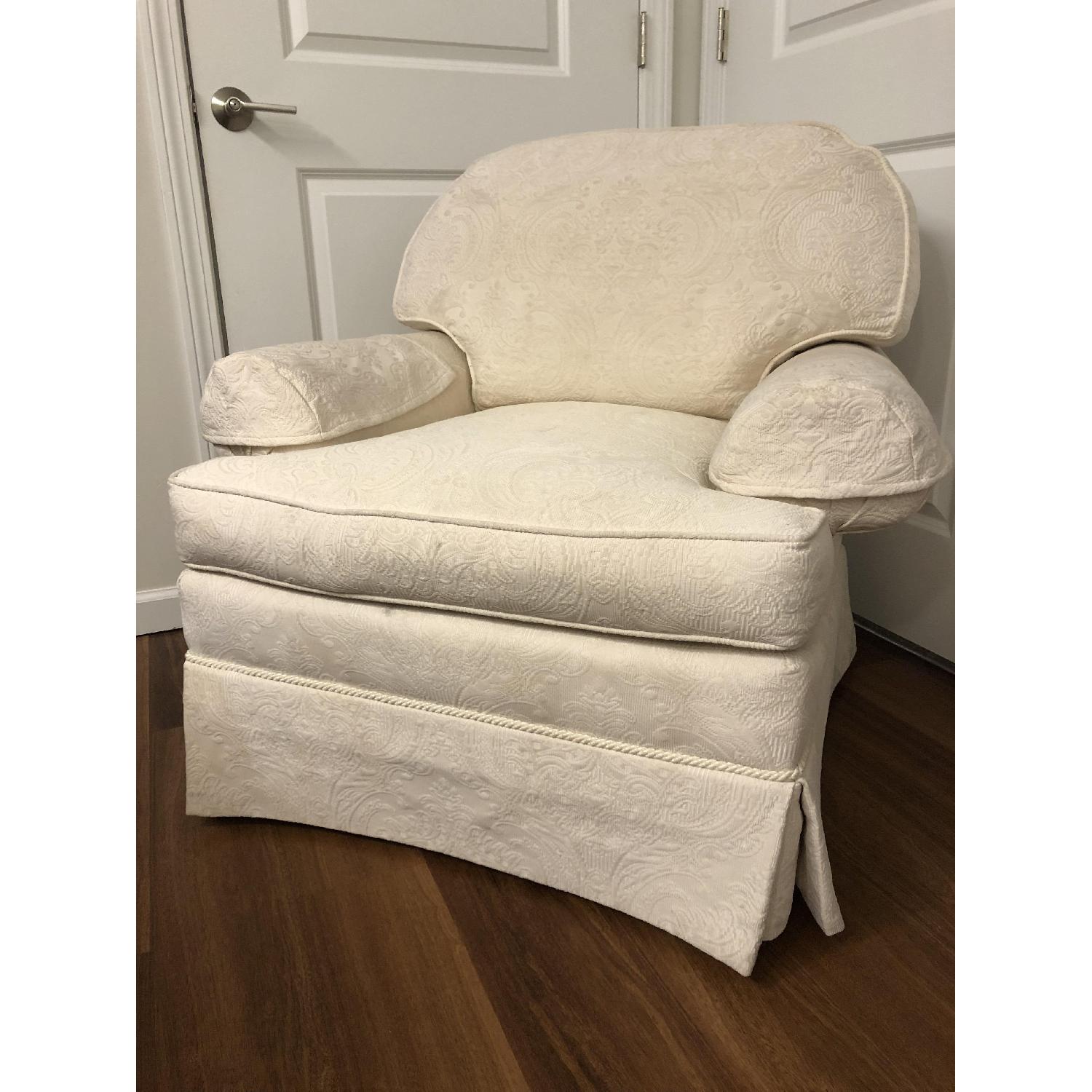 Broyhill White Overstuffed Accent Chair AptDeco