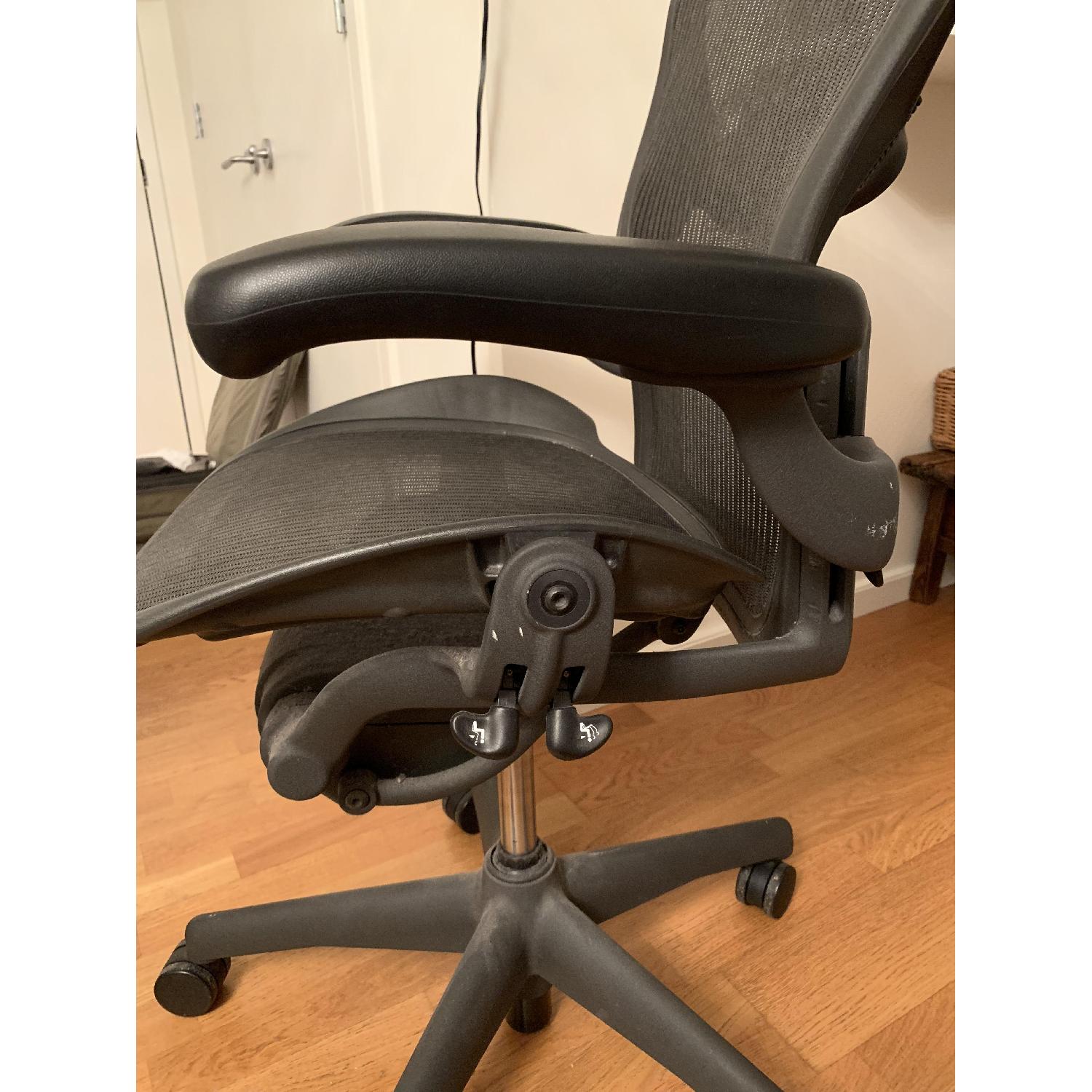 Herman Miller Aeron Chair - image-2