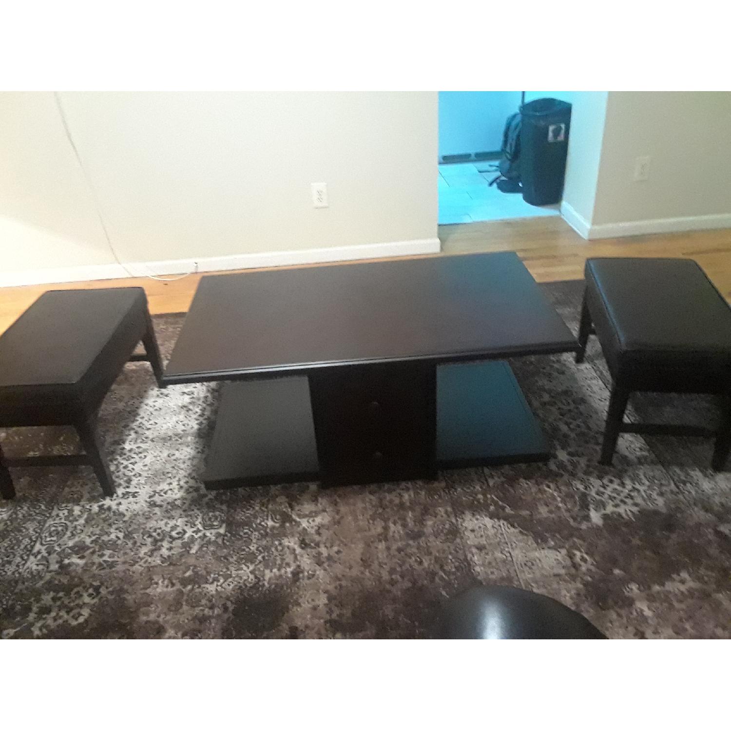 Raymour & Flanigan Lawson Cocktail Table w/ 2 Stools AptDeco