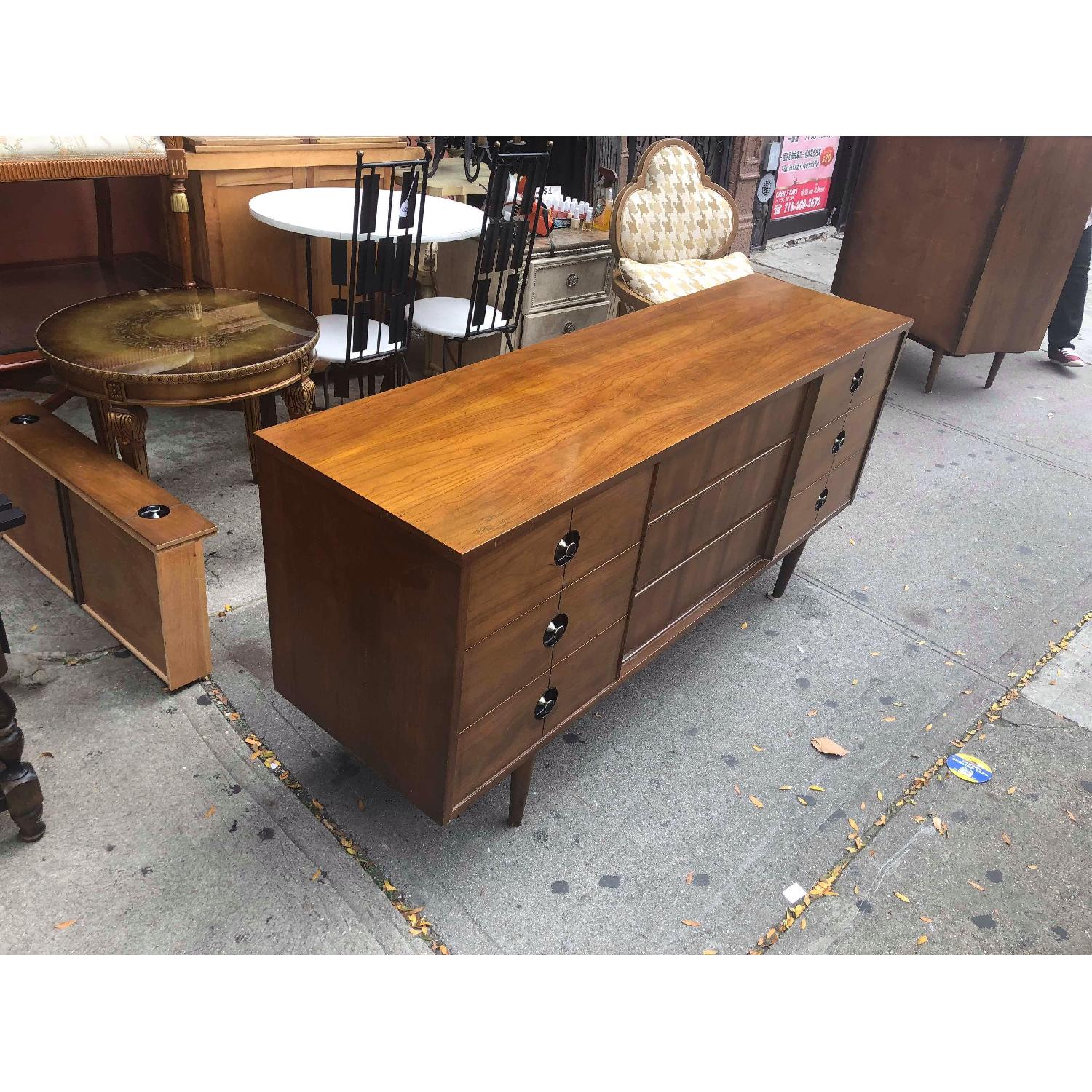 Stanley Furniture Mid Century 1950s 9 Drawer Dresser - image-5