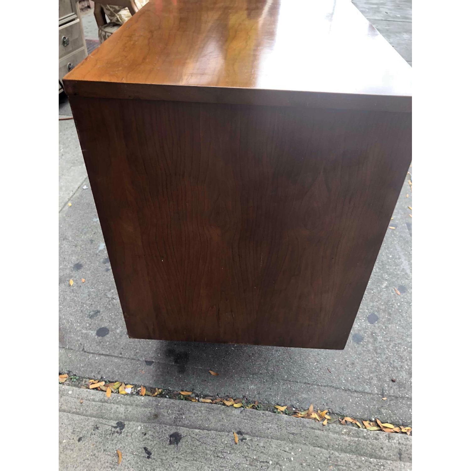 Stanley Furniture Mid Century 1950s 9 Drawer Dresser - image-6