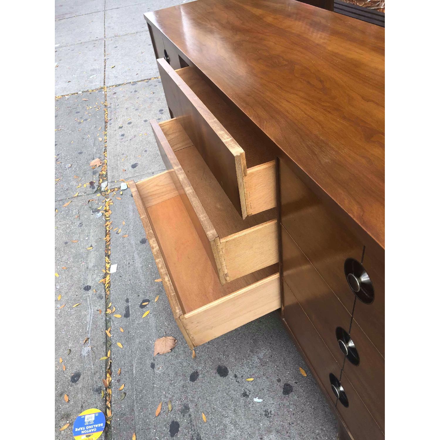 Stanley Furniture Mid Century 1950s 9 Drawer Dresser - image-15