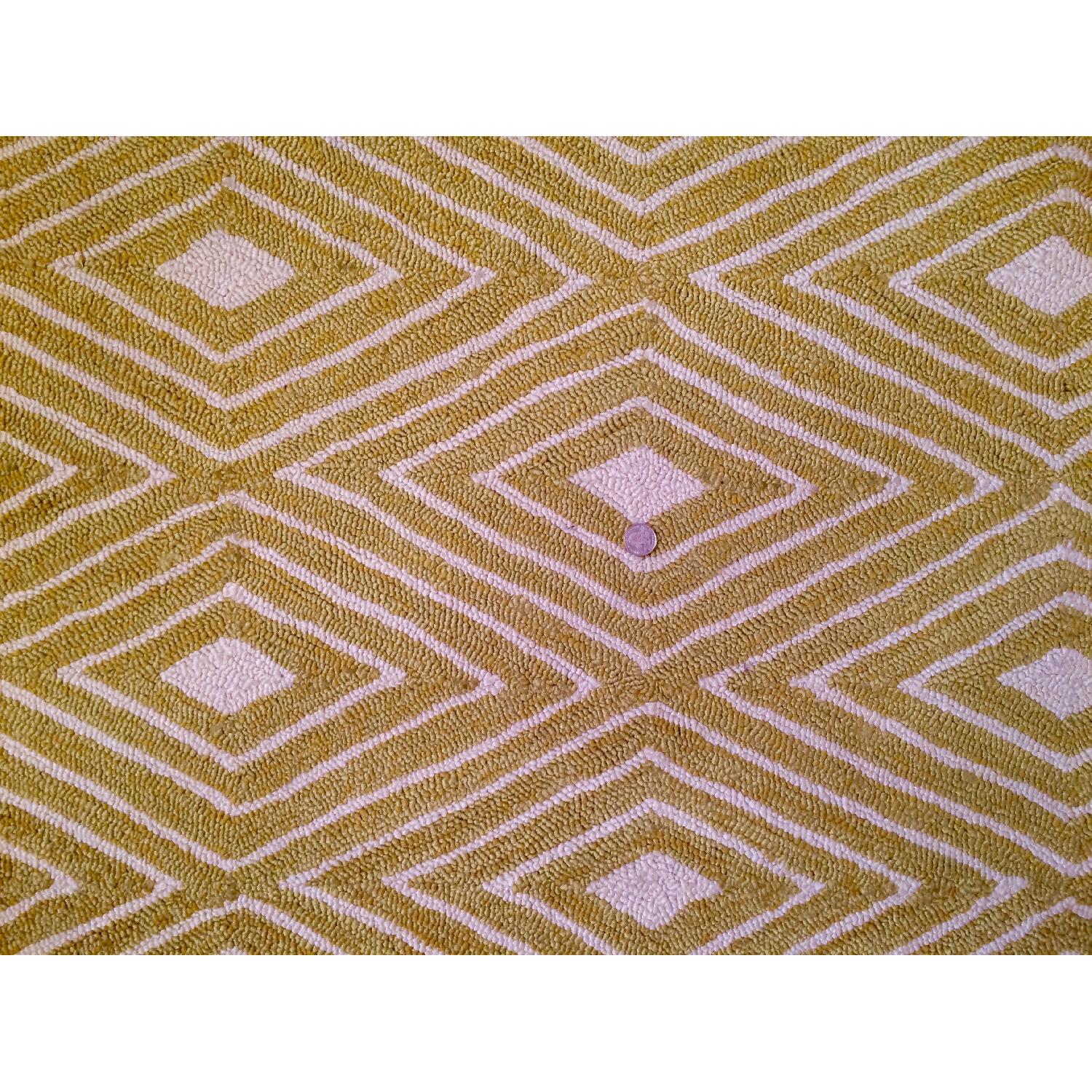 Area Rug Gold Diamond Pattern Diamond Patterned Area Rug - AptDeco