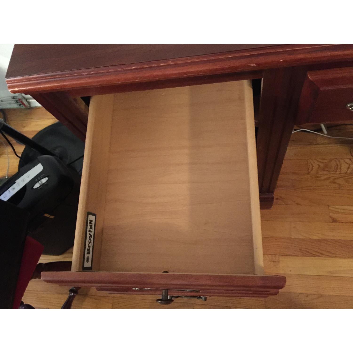 アンティークデスク　Broyhill Vintage Broyhill Desk w/ Chair - AptDeco