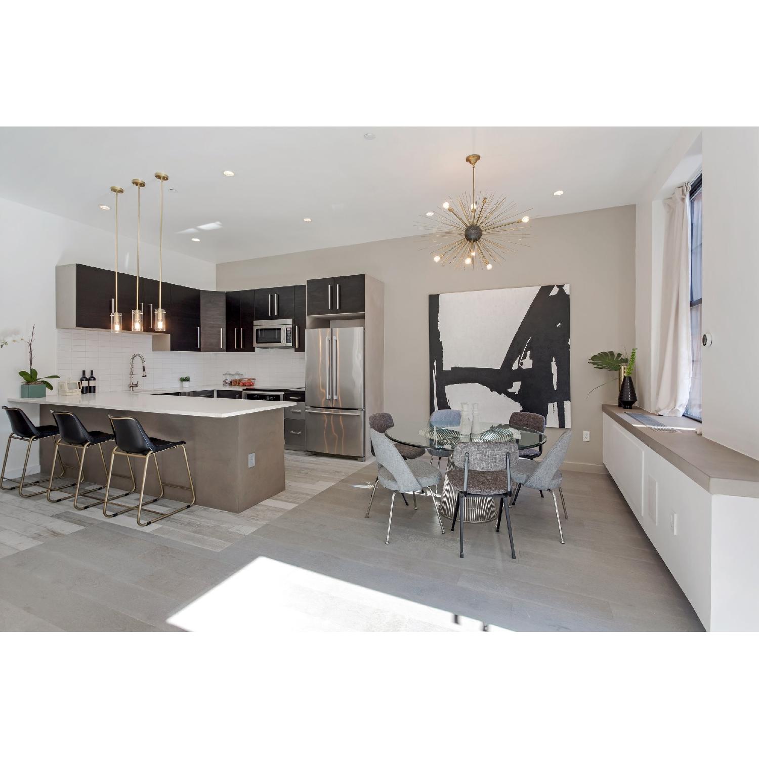 Mid-Century Modern Platner Style Round Dining Table in Glass - image-5