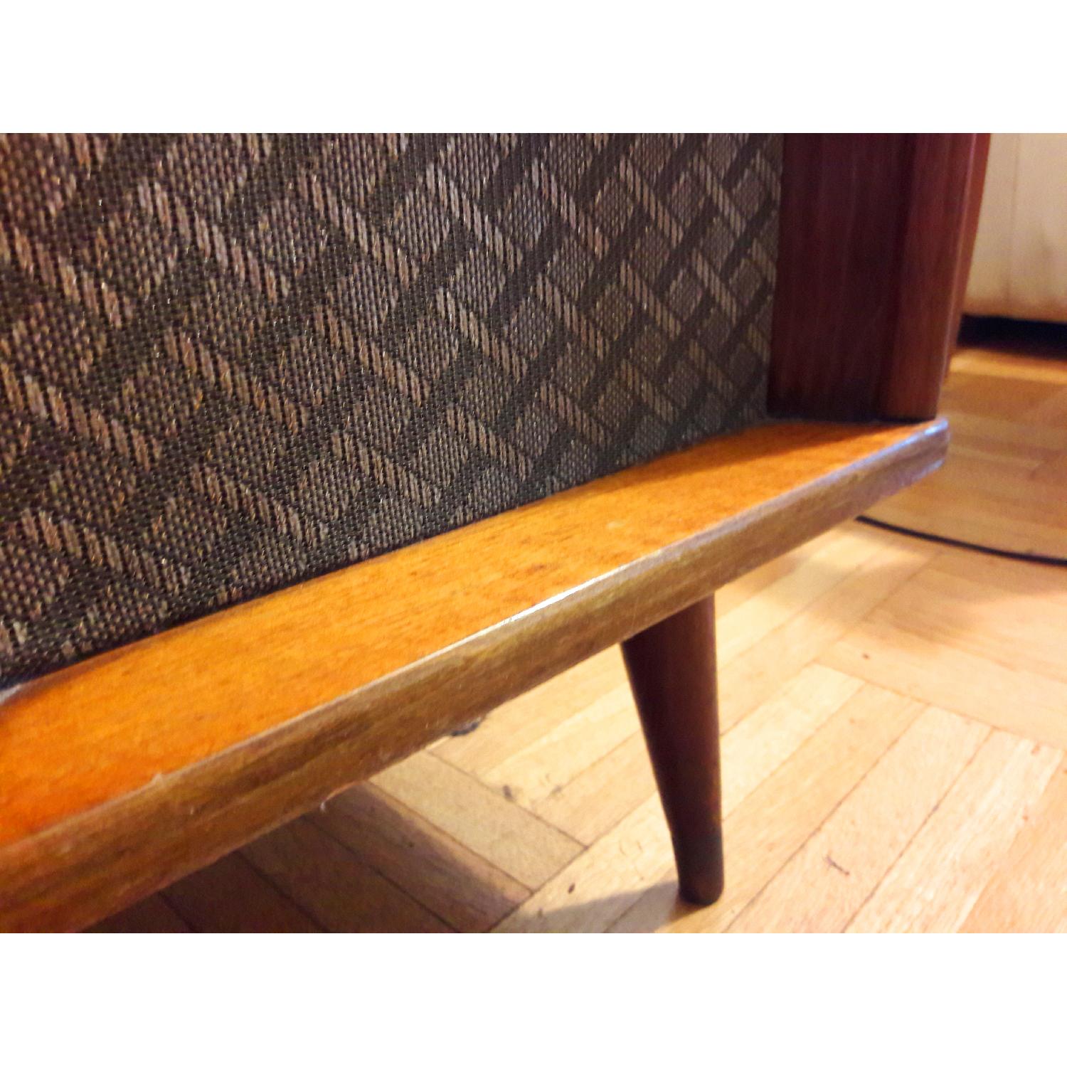 Mid-Century Modern 2 Toned Stereo & Record Player Console - image-5