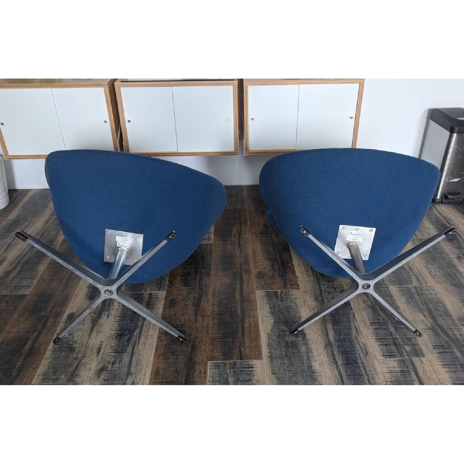 Arne Jacobsen Blue Swan Chairs - image-4