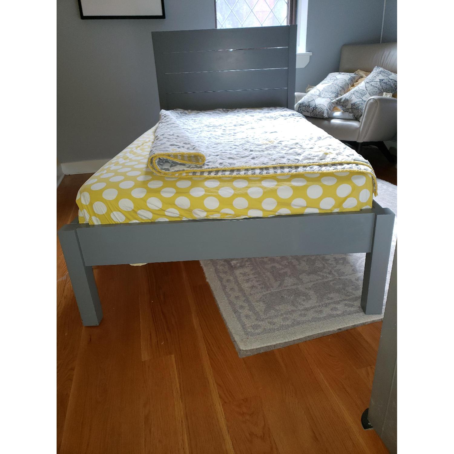 Crate & Kids Exclusive Uptown Grey Bed - image-1