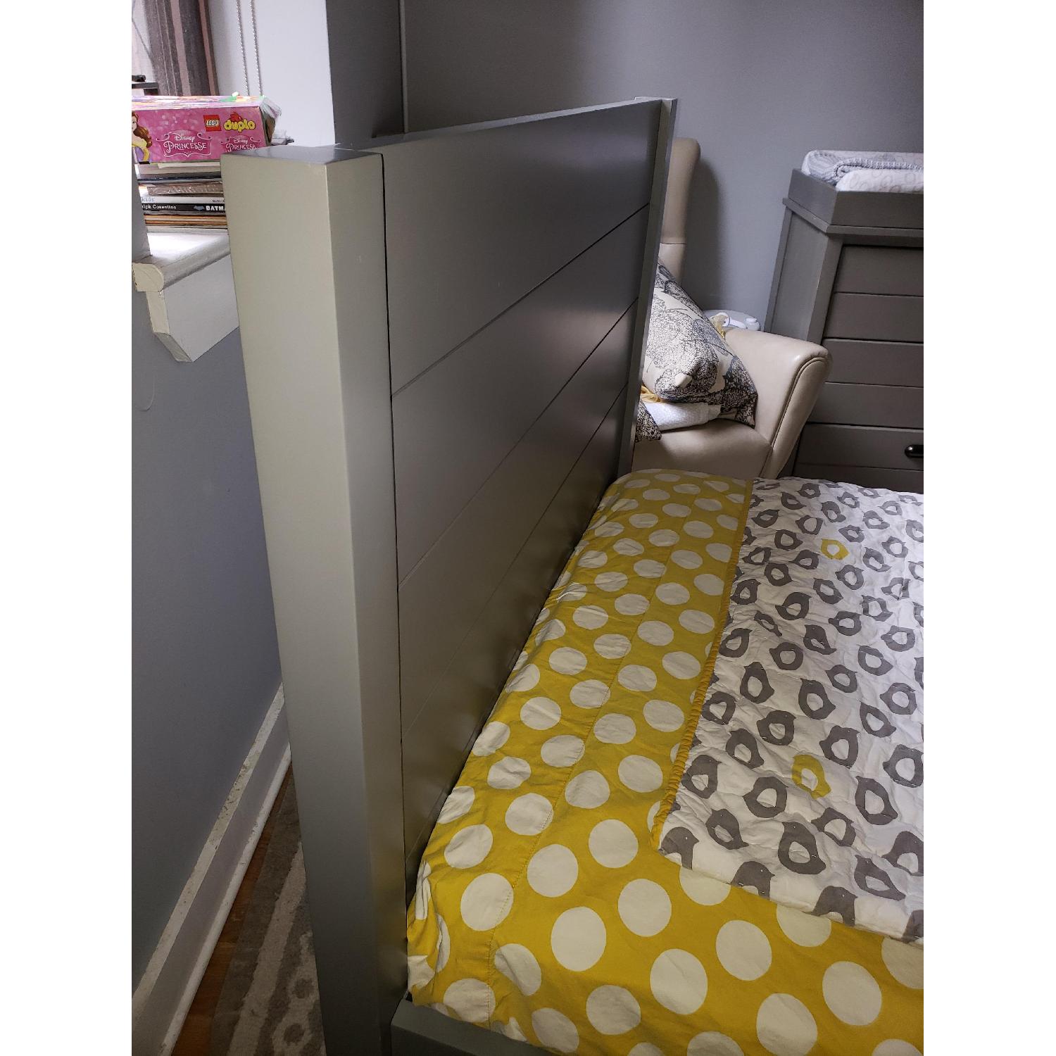 Crate & Kids Exclusive Uptown Grey Bed - image-2
