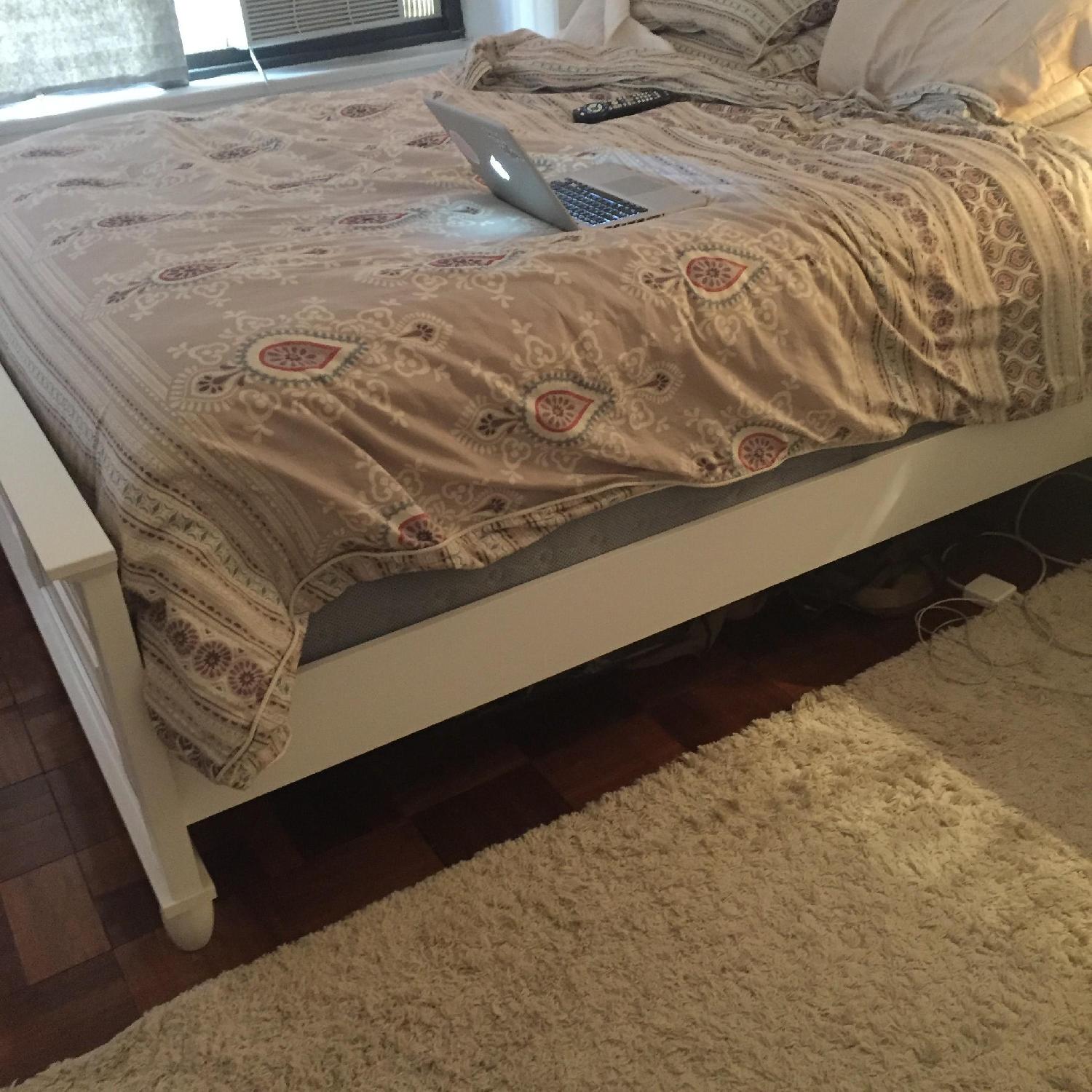 Bob's White Queen Headboard & Footboard - image-2