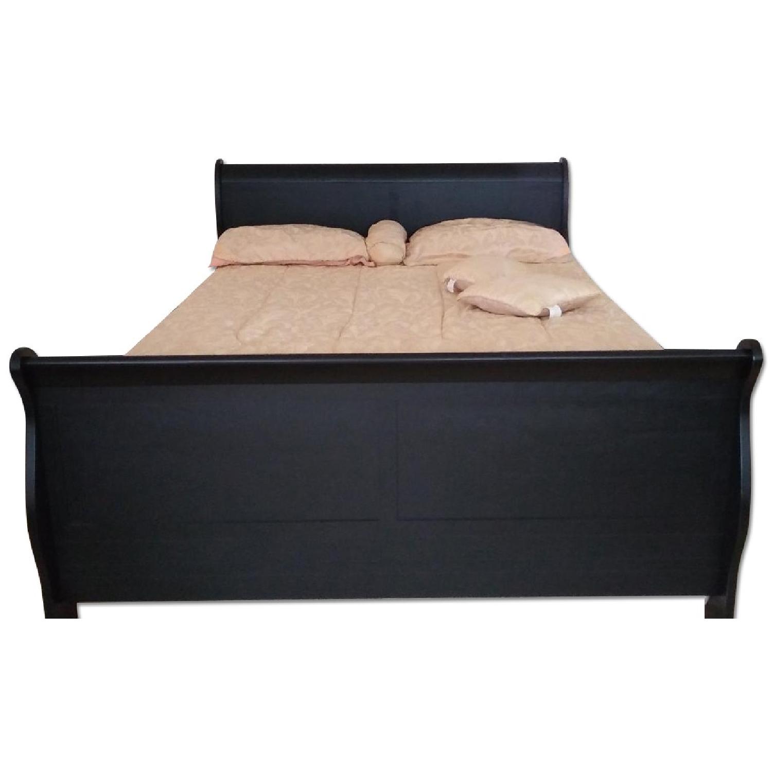 Queen Size Bedroom Set - image-0