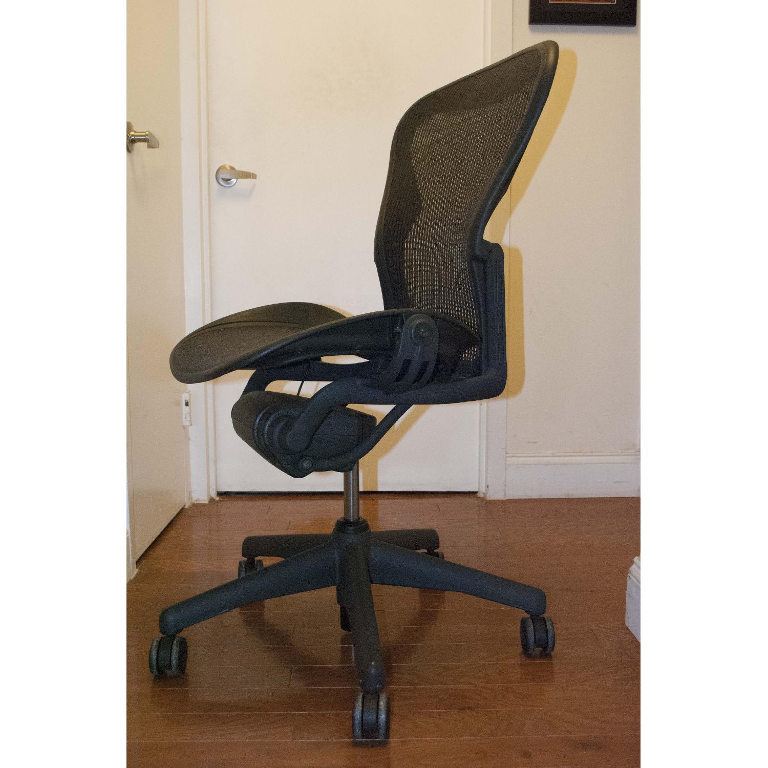 Herman Miller Aeron Armless Chair - image-2