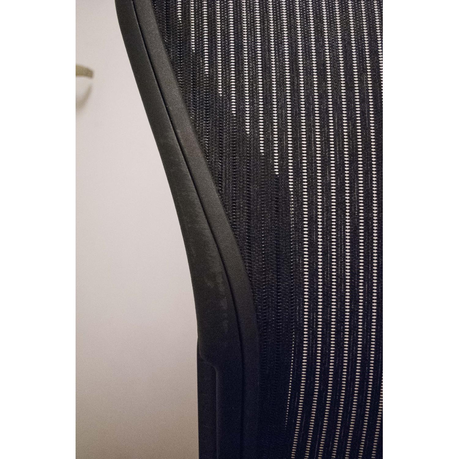 Herman Miller Aeron Armless Chair - image-4