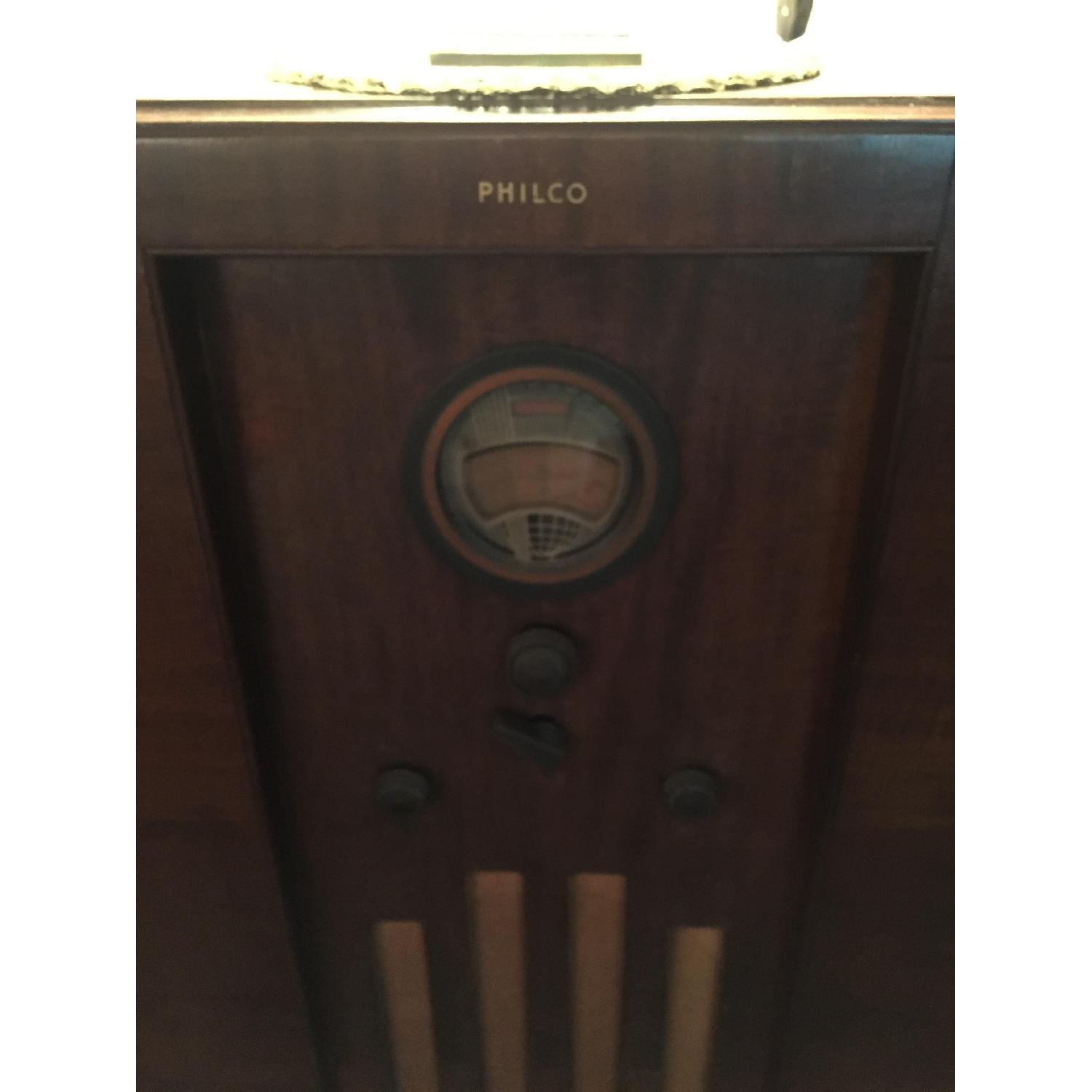 Antique Philco Radio - image-2