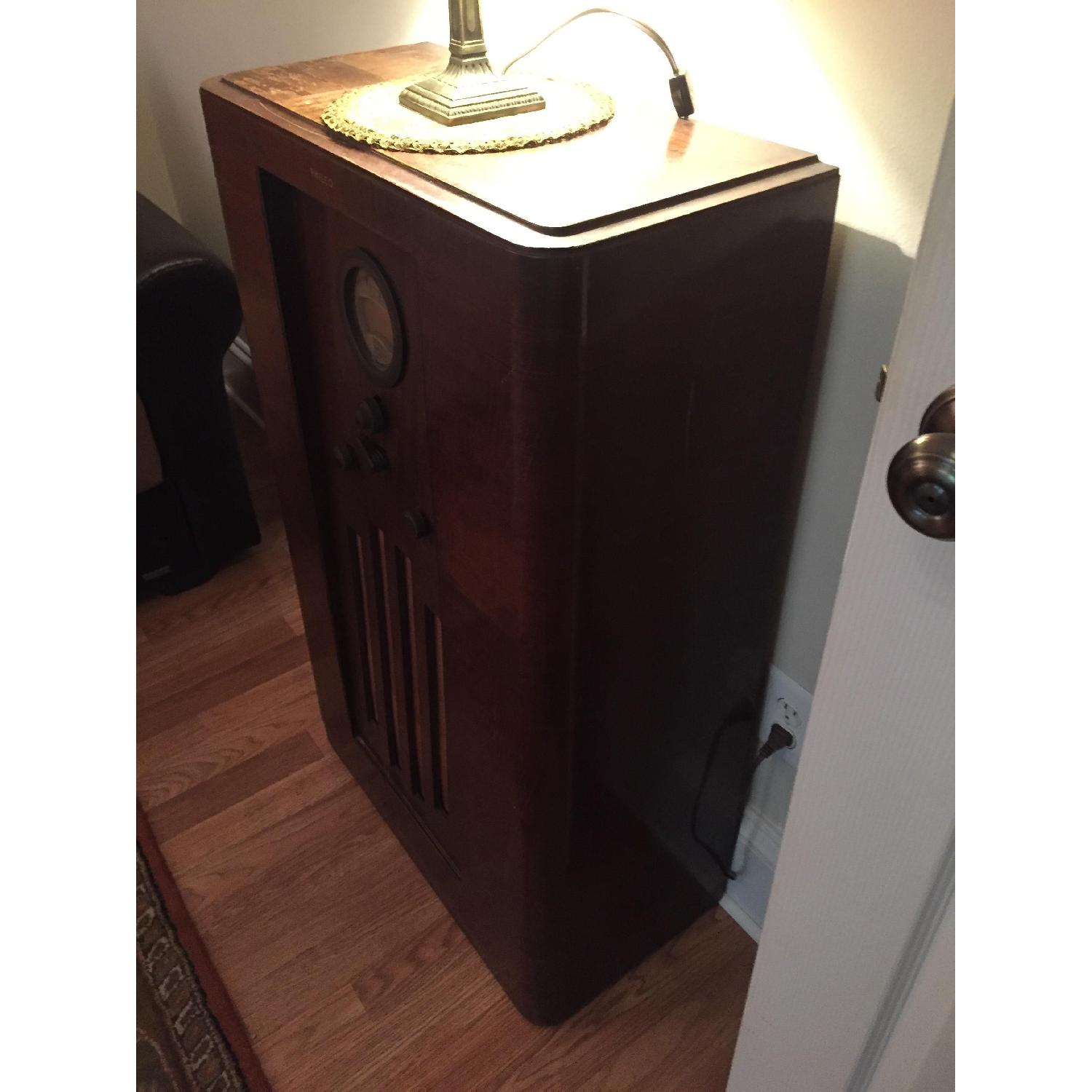 Antique Philco Radio - image-3