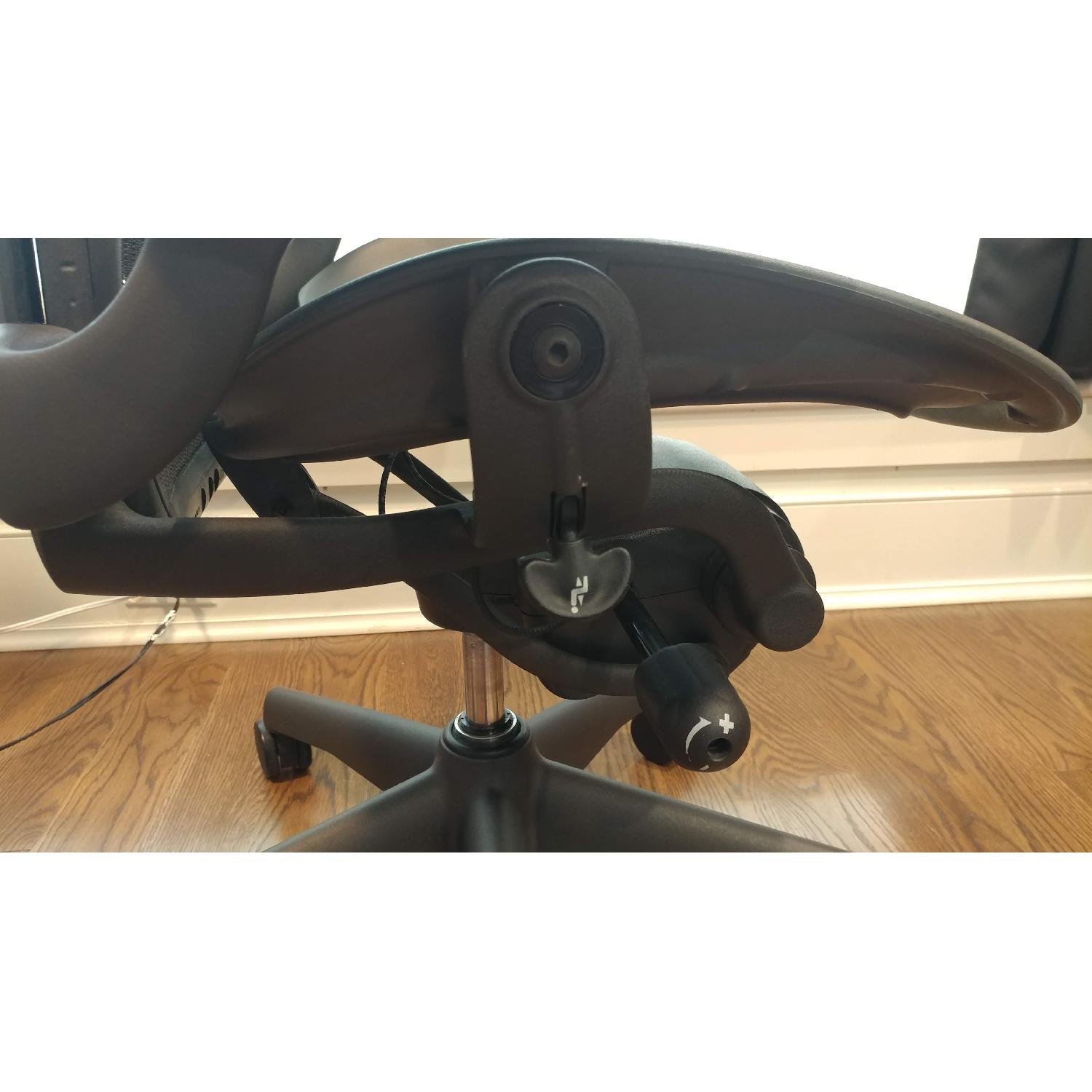 Herman Miller Aeron Chair - image-2