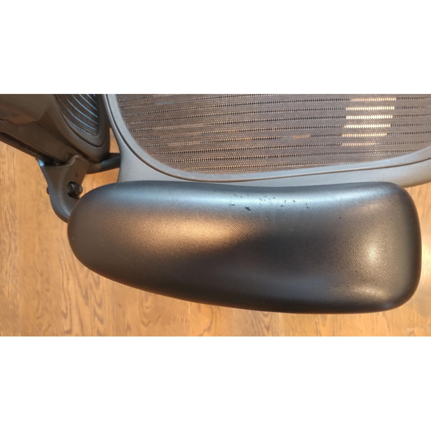 Herman Miller Aeron Chair - image-3