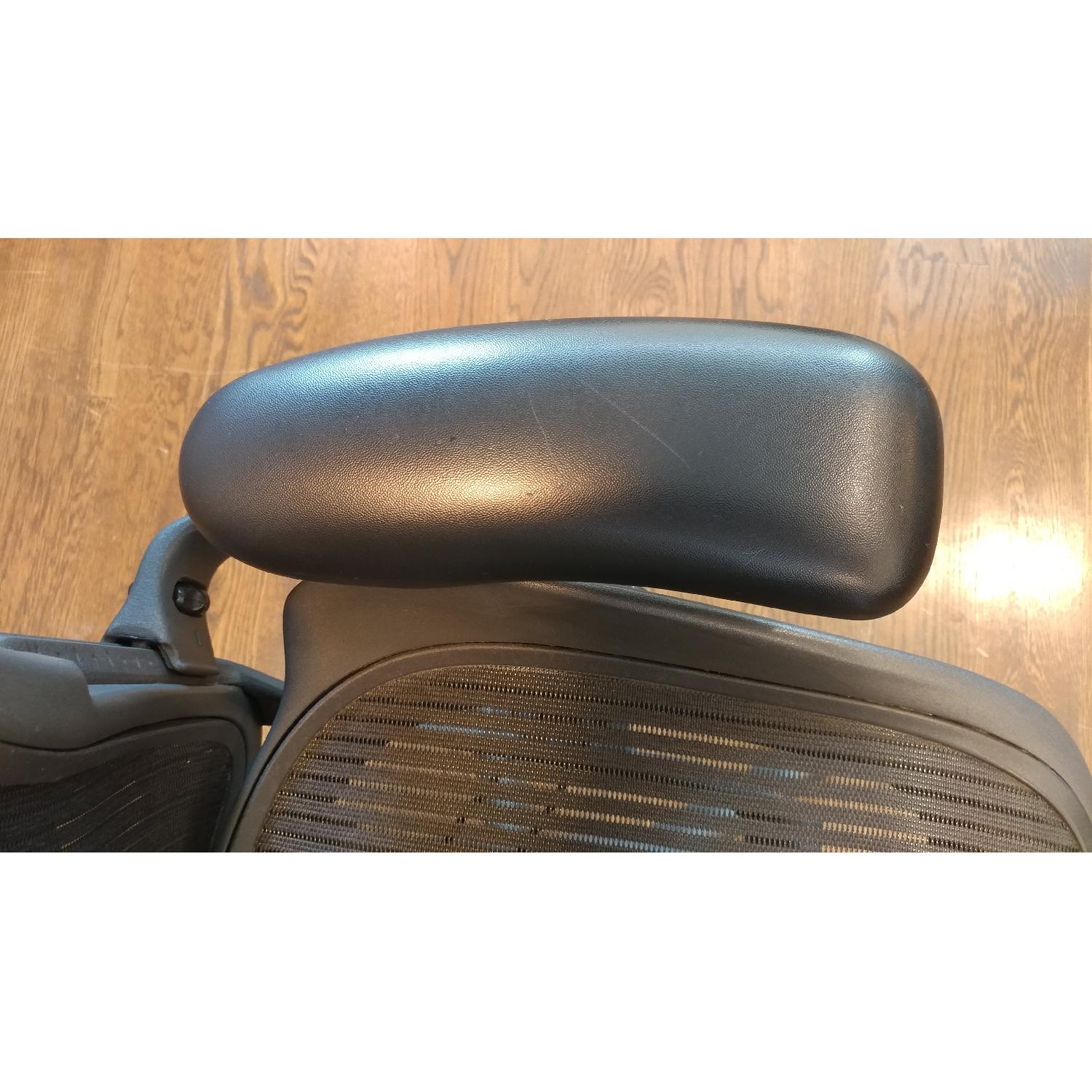 Herman Miller Aeron Chair - image-5
