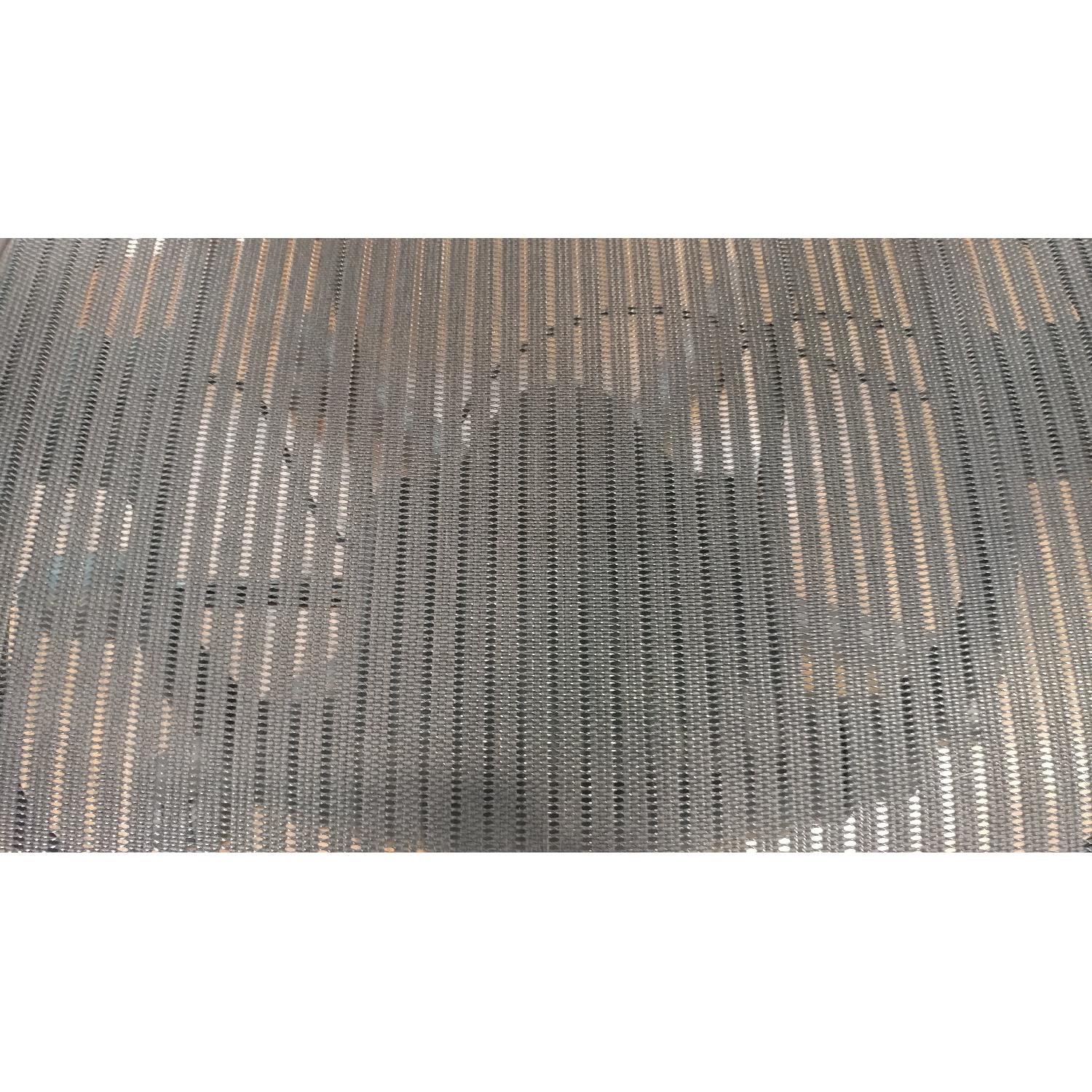 Herman Miller Aeron Chair - image-7