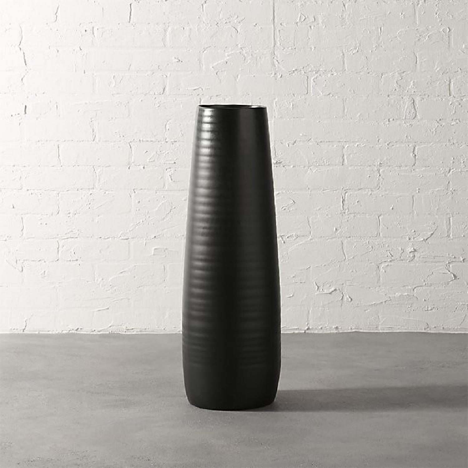 CB2 Spin Floor Vase in Matte Black AptDeco