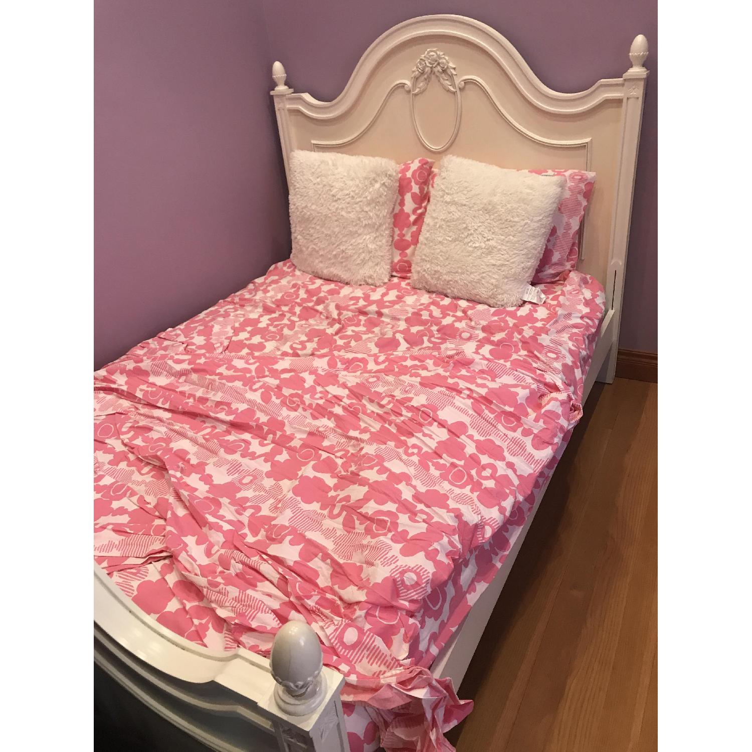 Stanley Isabella Full Size Bed - image-2
