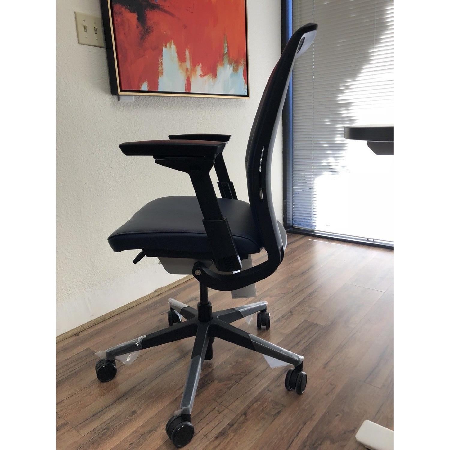 Steelcase Think Chair - image-4