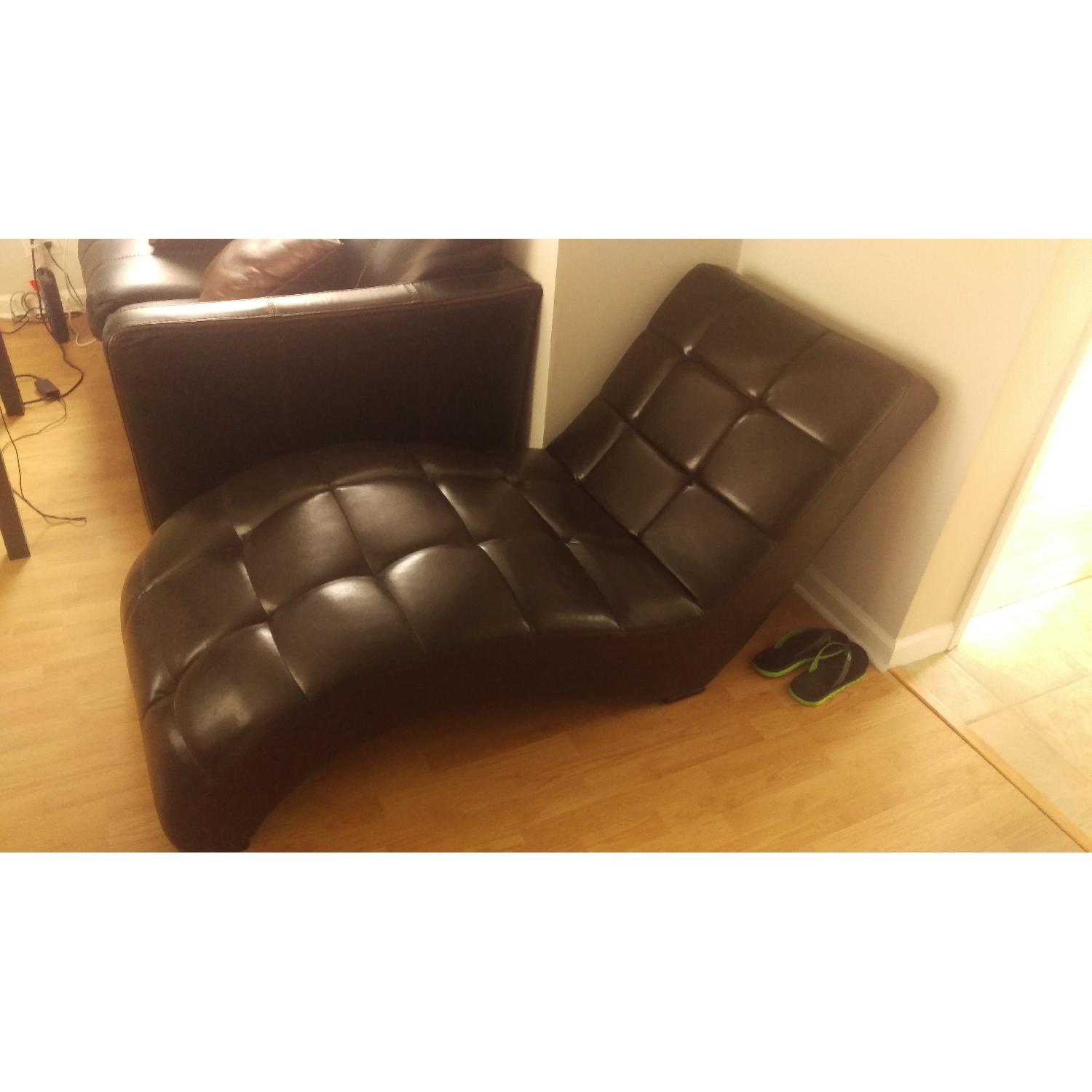 Bob's Chaise Lounge - image-3