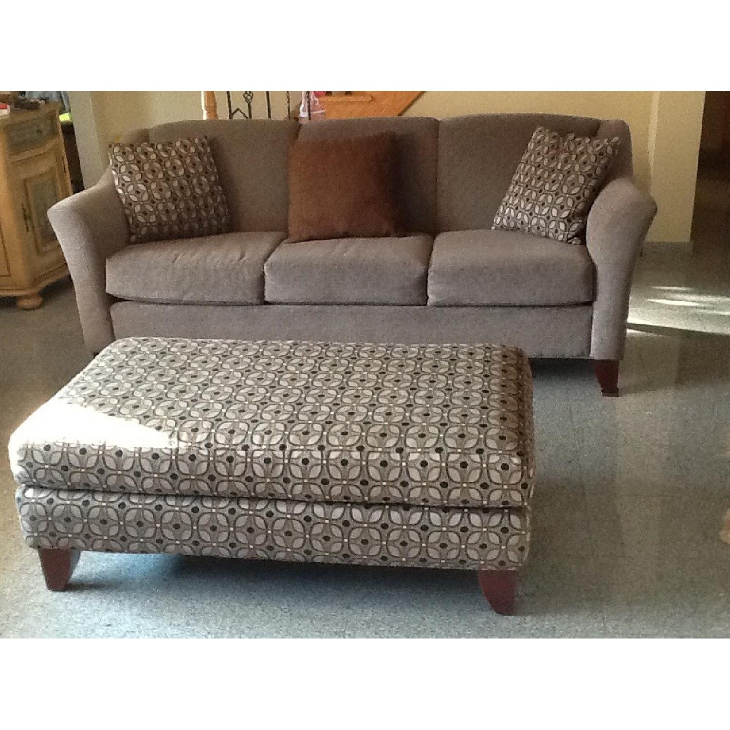Raymond & Flanigan 2 Sofas + 1 Chair + Ottoman - image-3