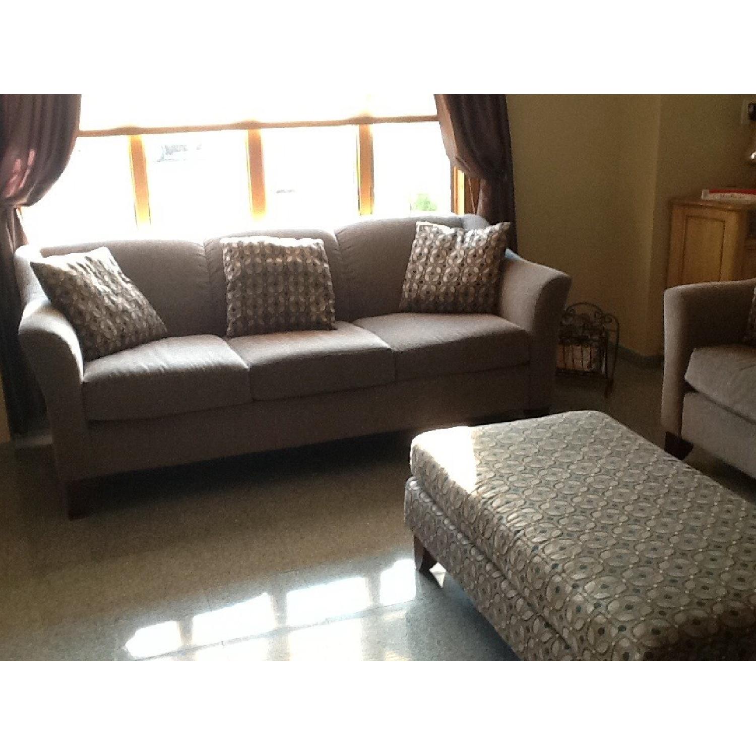 Raymond & Flanigan 2 Sofas + 1 Chair + Ottoman - image-4