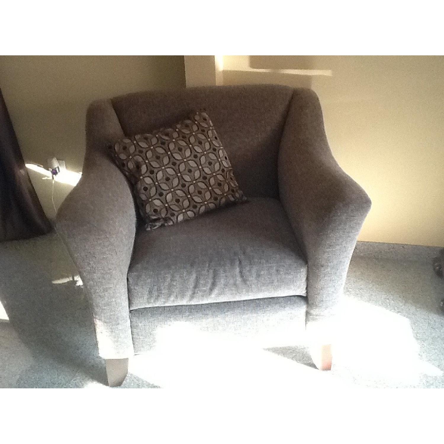 Raymond & Flanigan 2 Sofas + 1 Chair + Ottoman - image-5