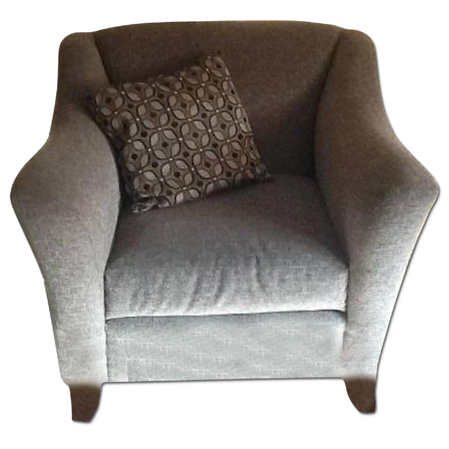 Raymond & Flanigan 2 Sofas + 1 Chair + Ottoman - image-6