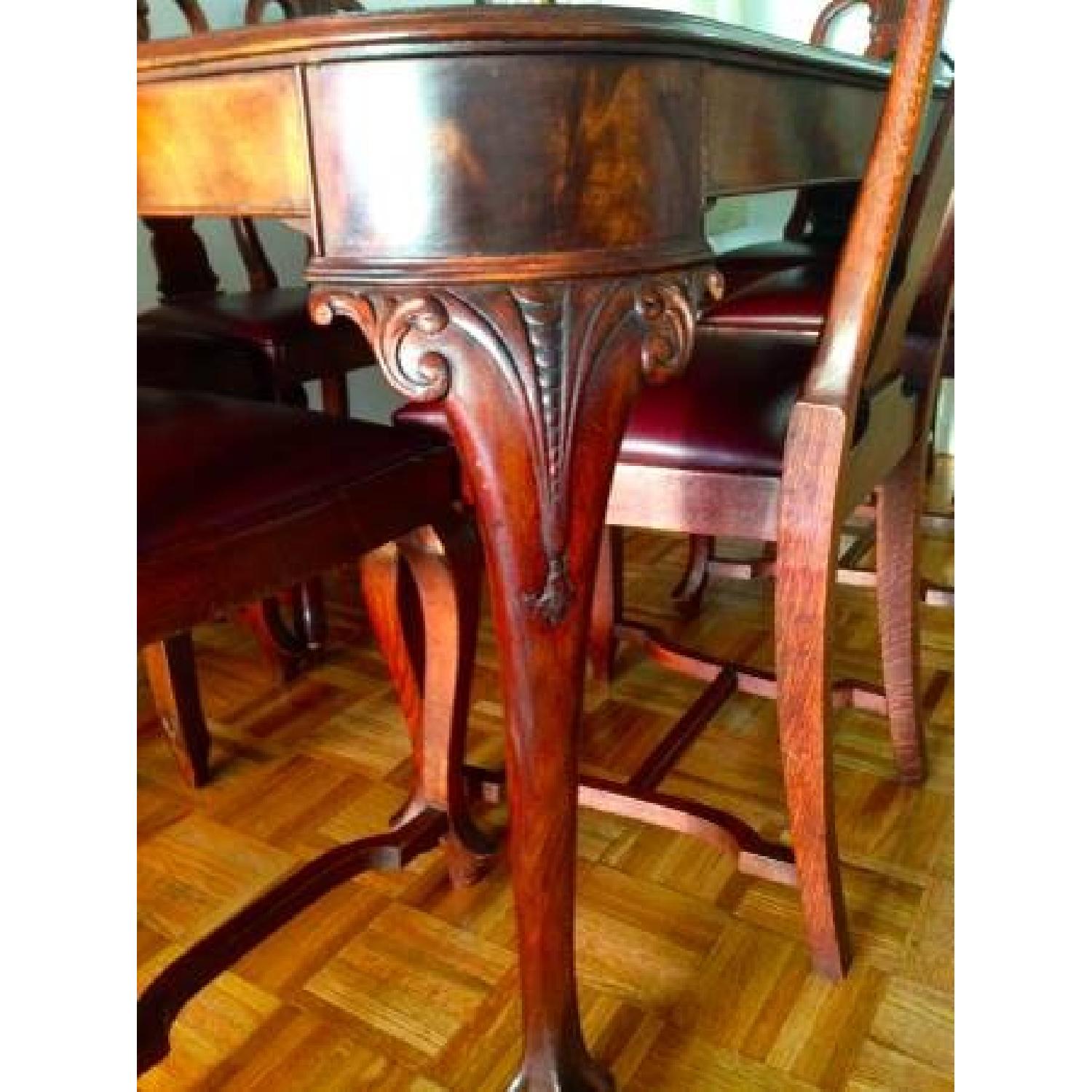 Antique Extendable Oak Dining Table w/ 6 Chairs - AptDeco