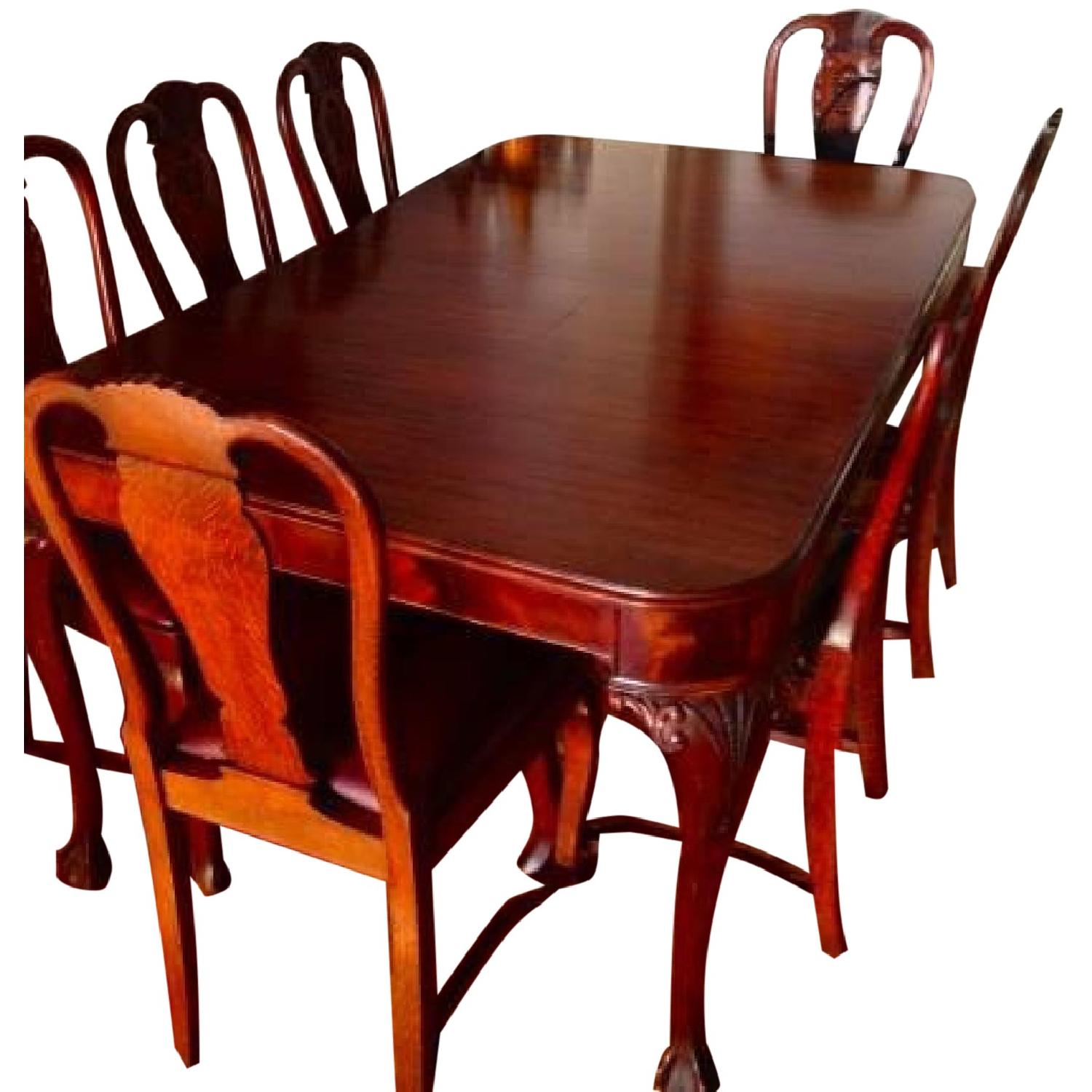 Antique Extendable Oak Dining Table w/ 6 Chairs AptDeco