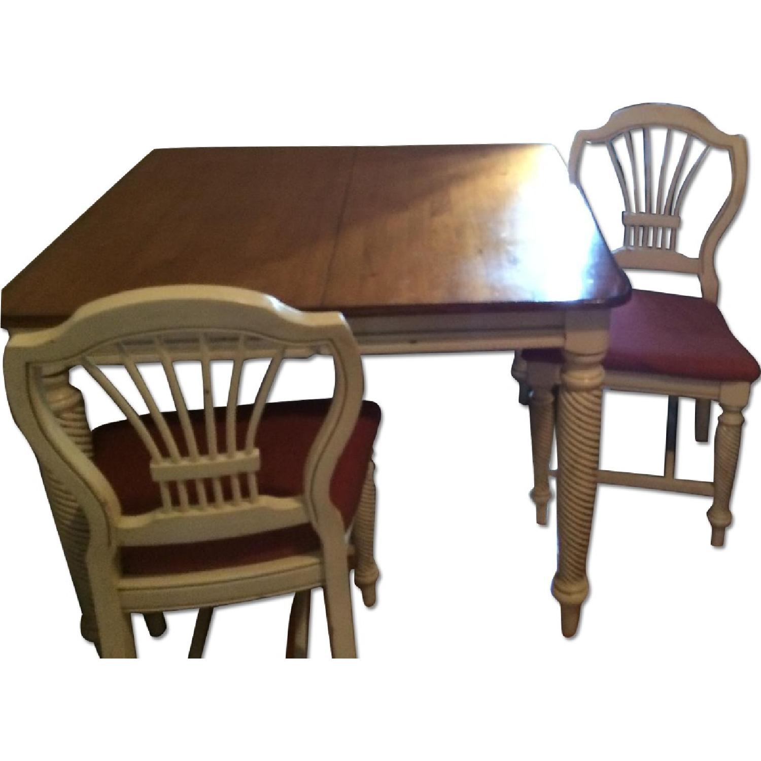 Extendable Dining Room Table w/ 4 Chairs - AptDeco