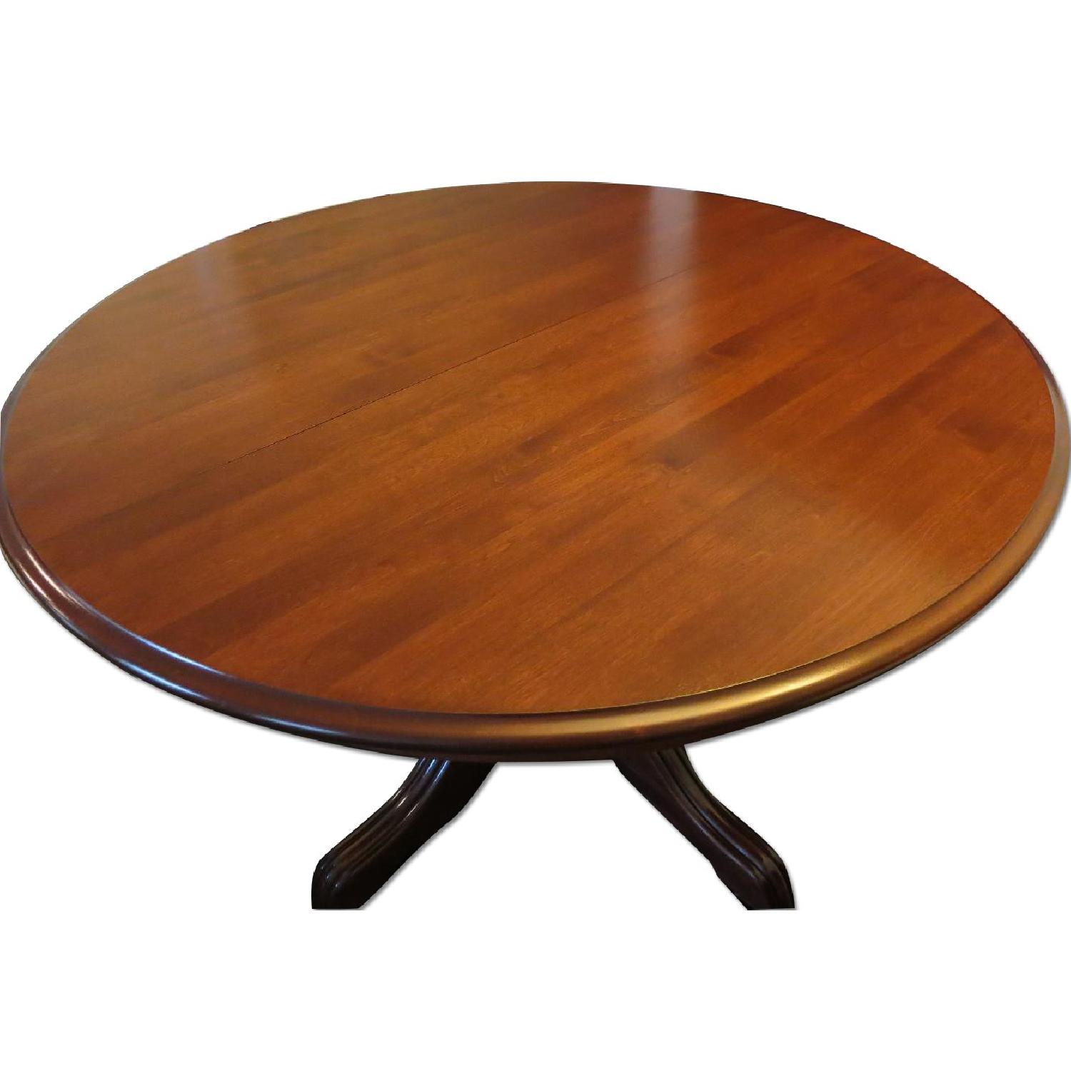 Canadel Round Extendable Dining Room Table w/ 4 Chairs - image-0